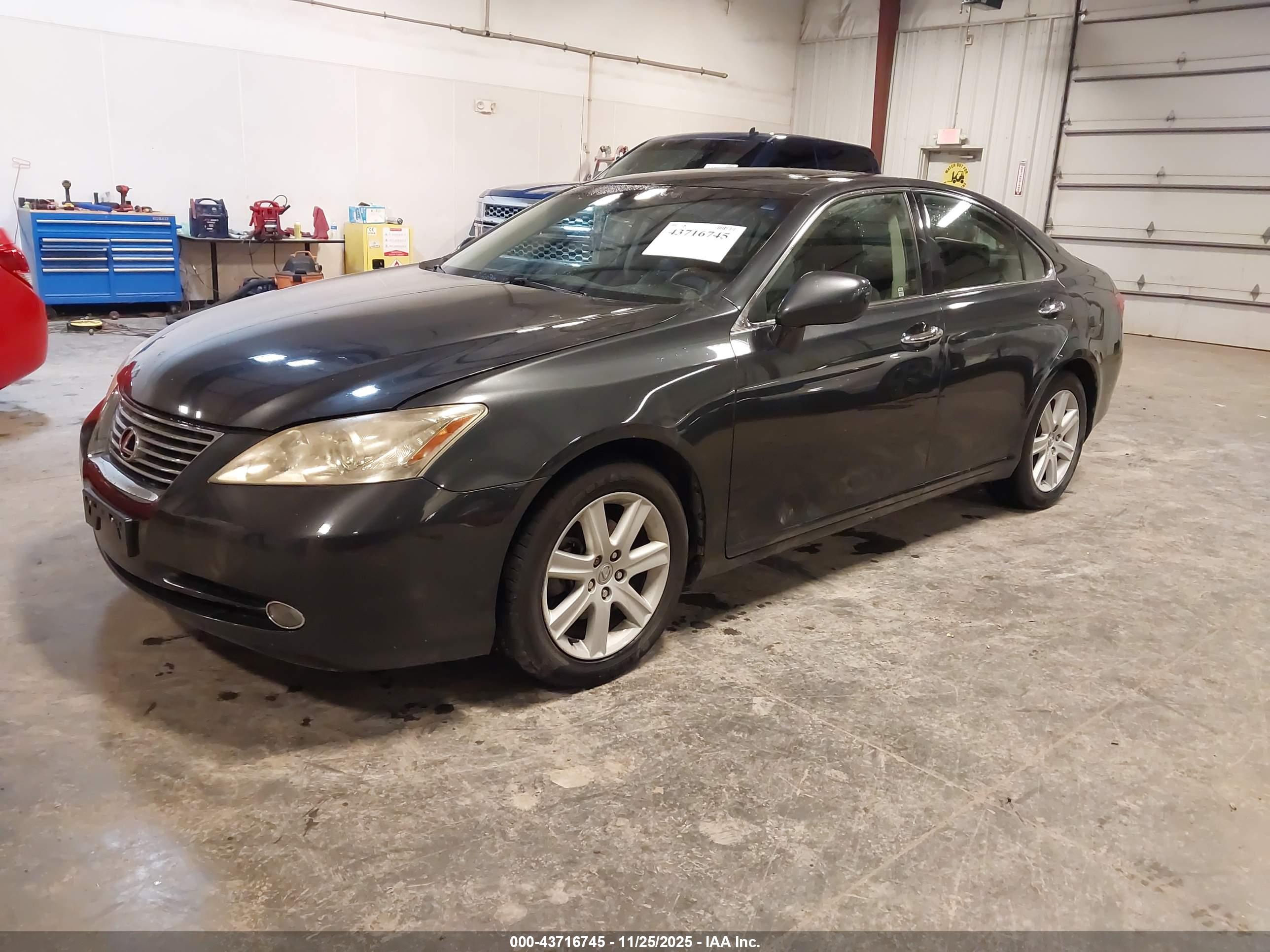 LEXUS ES image 2