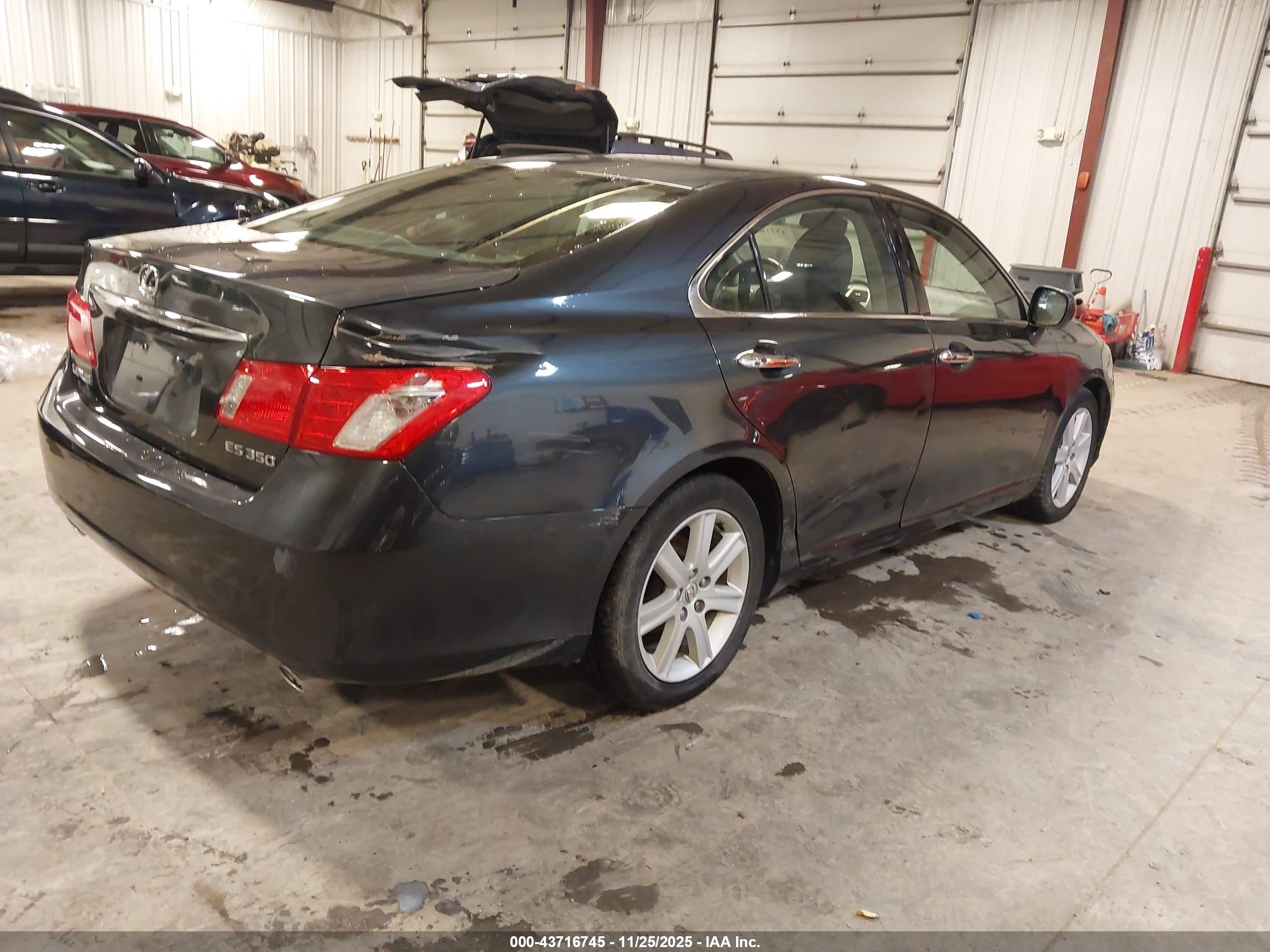 LEXUS ES image 4