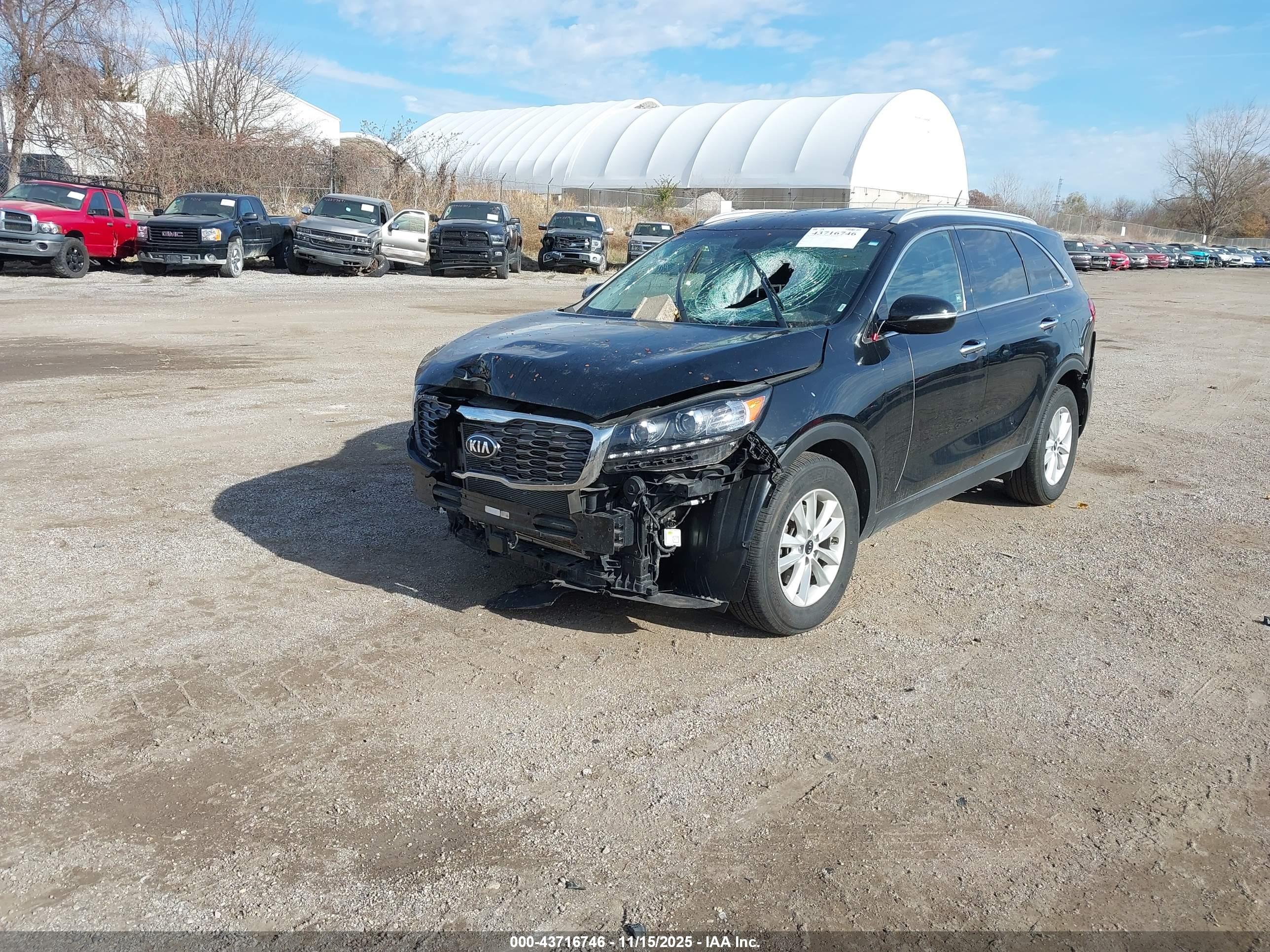 KIA SORENTO image 2