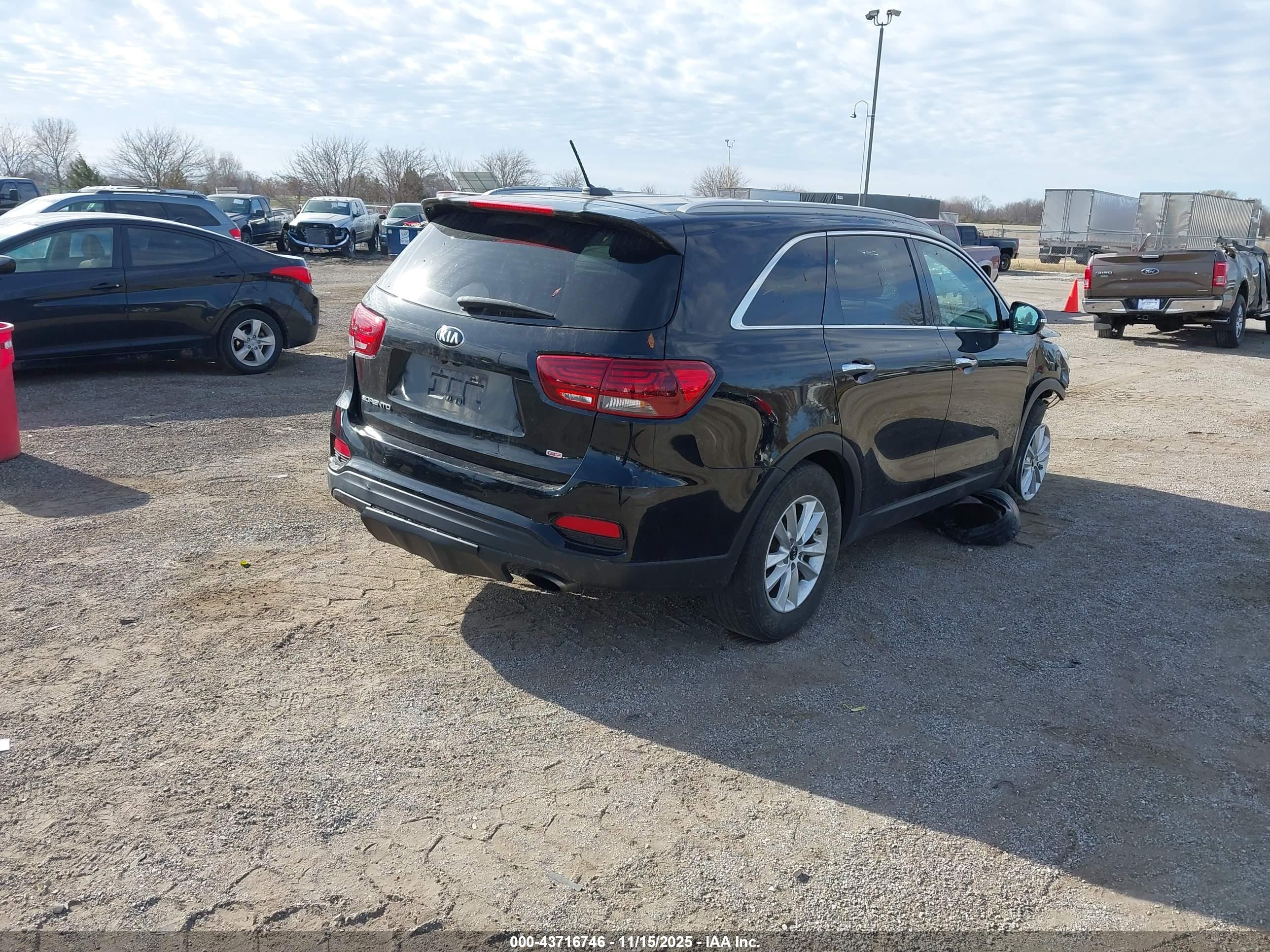 KIA SORENTO image 4