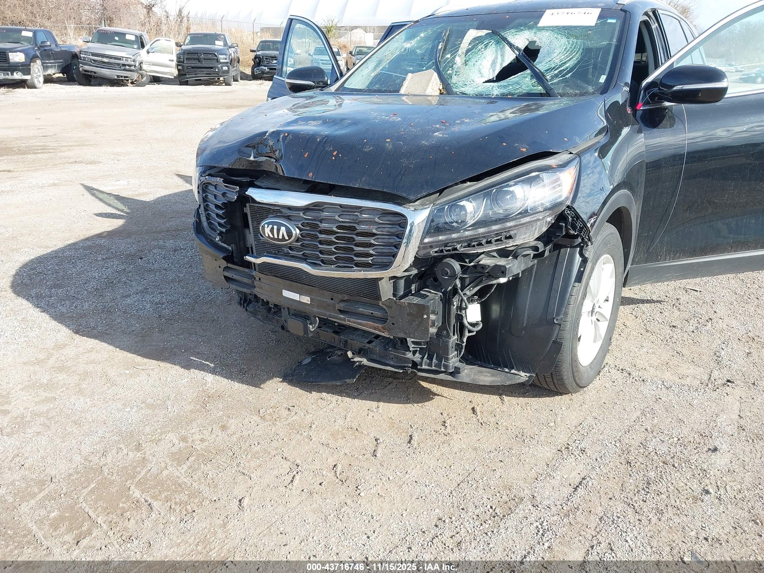 KIA SORENTO image 6