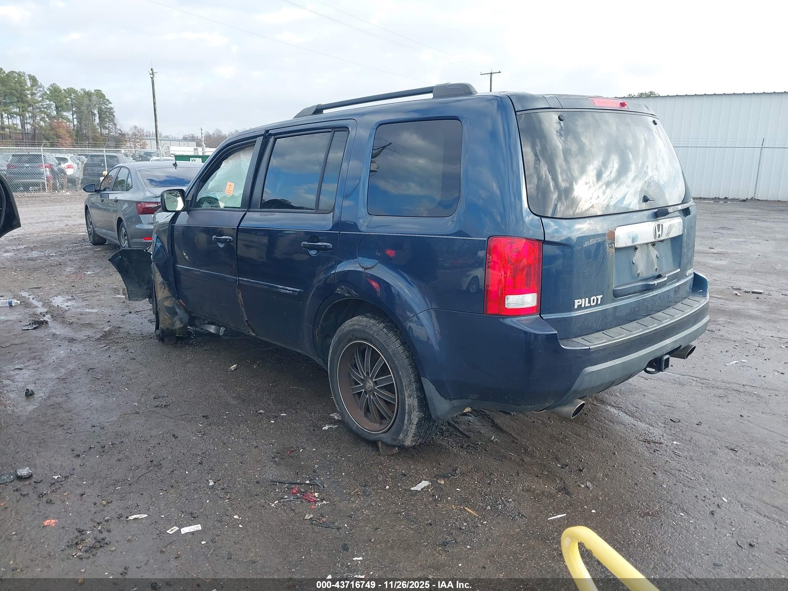 HONDA PILOT image 3