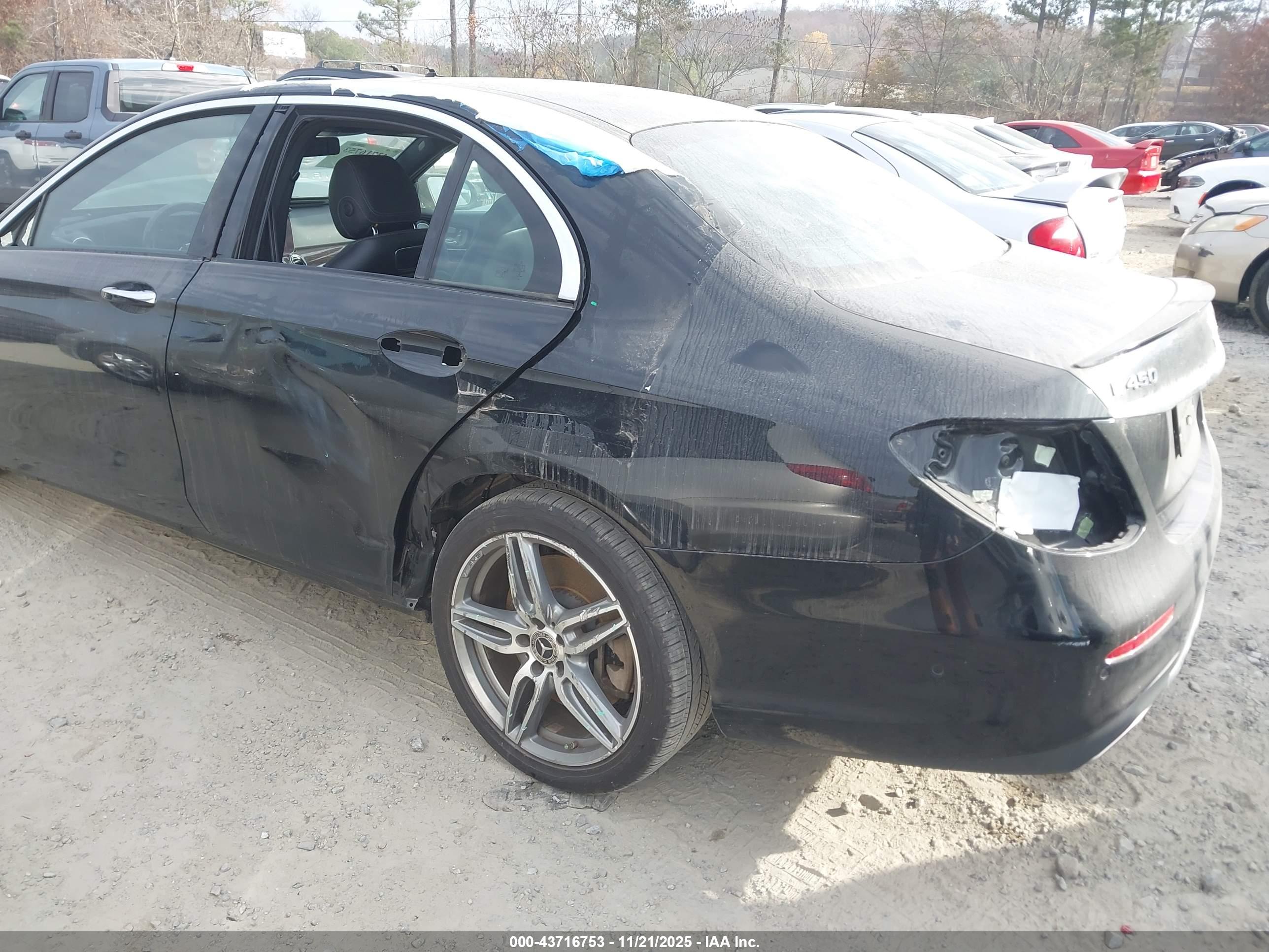 MERCEDES-BENZ E image 6
