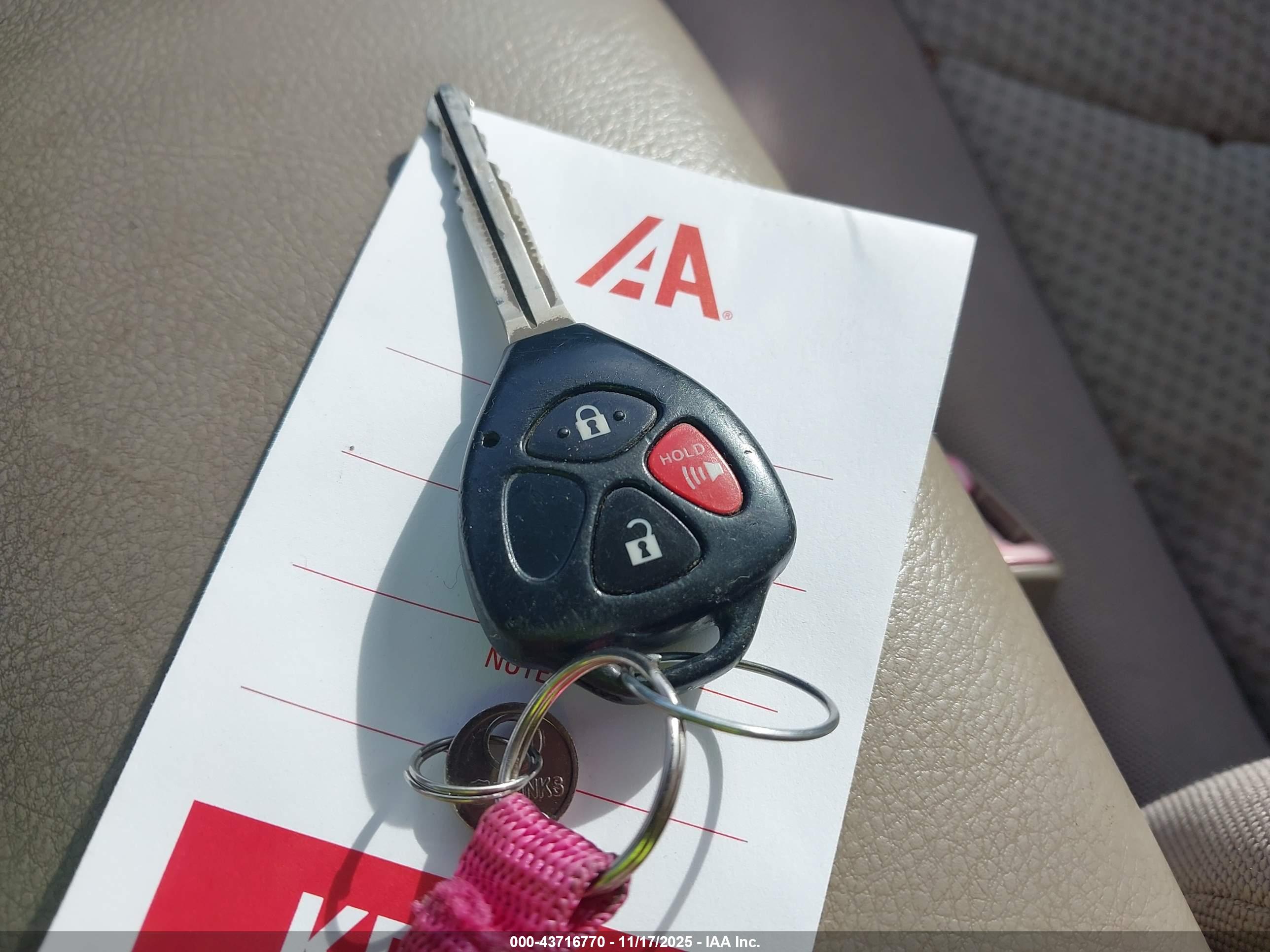 TOYOTA RAV4 image 11