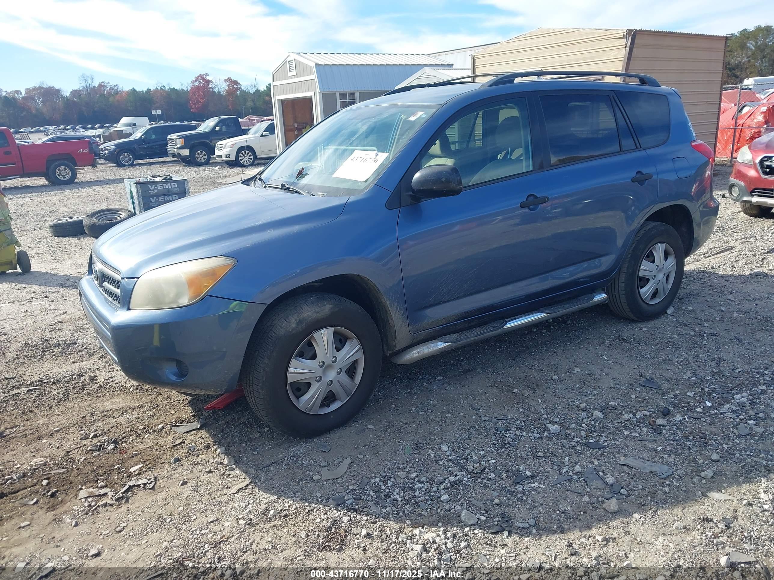 TOYOTA RAV4 image 2