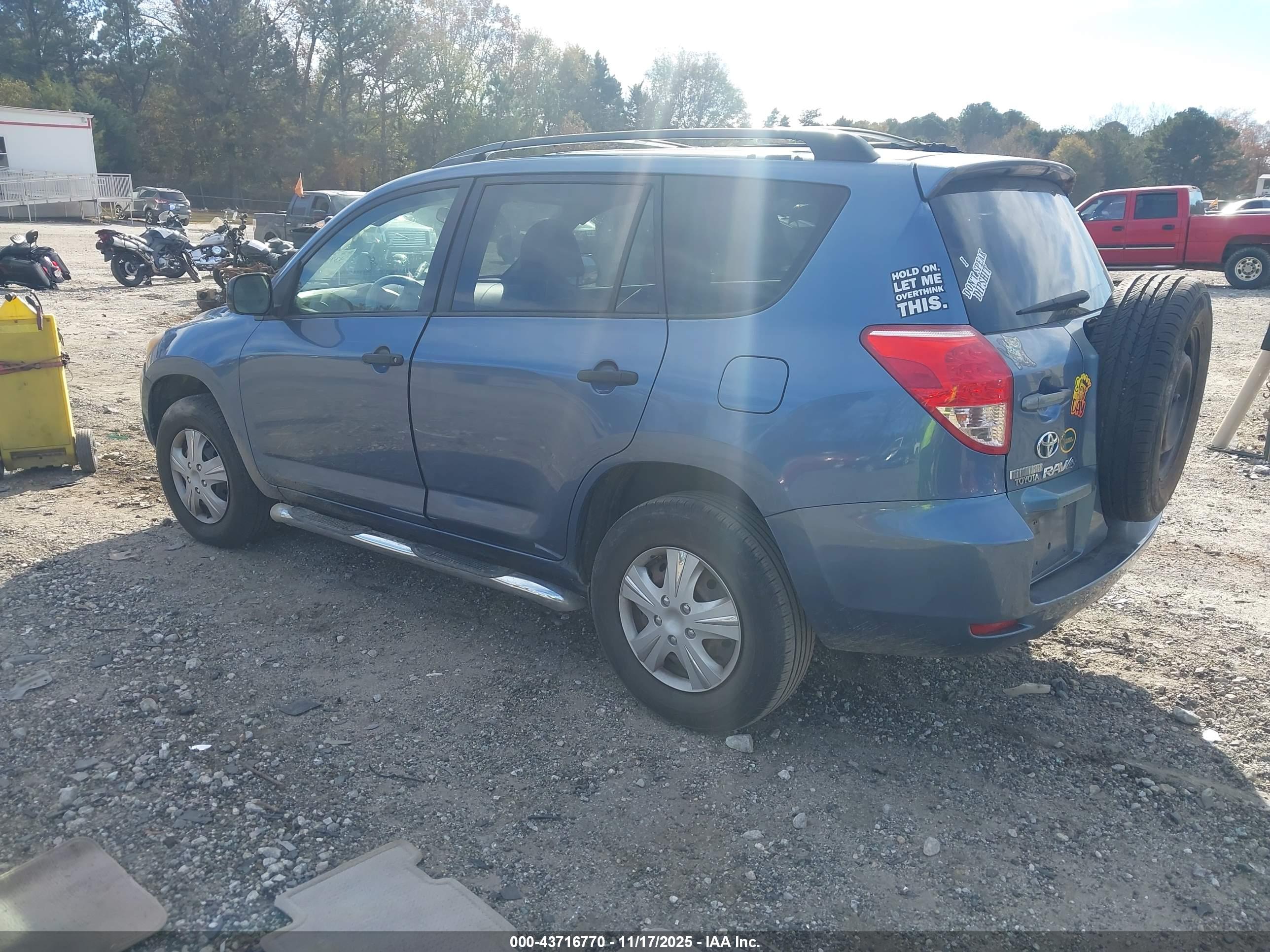 TOYOTA RAV4 image 3