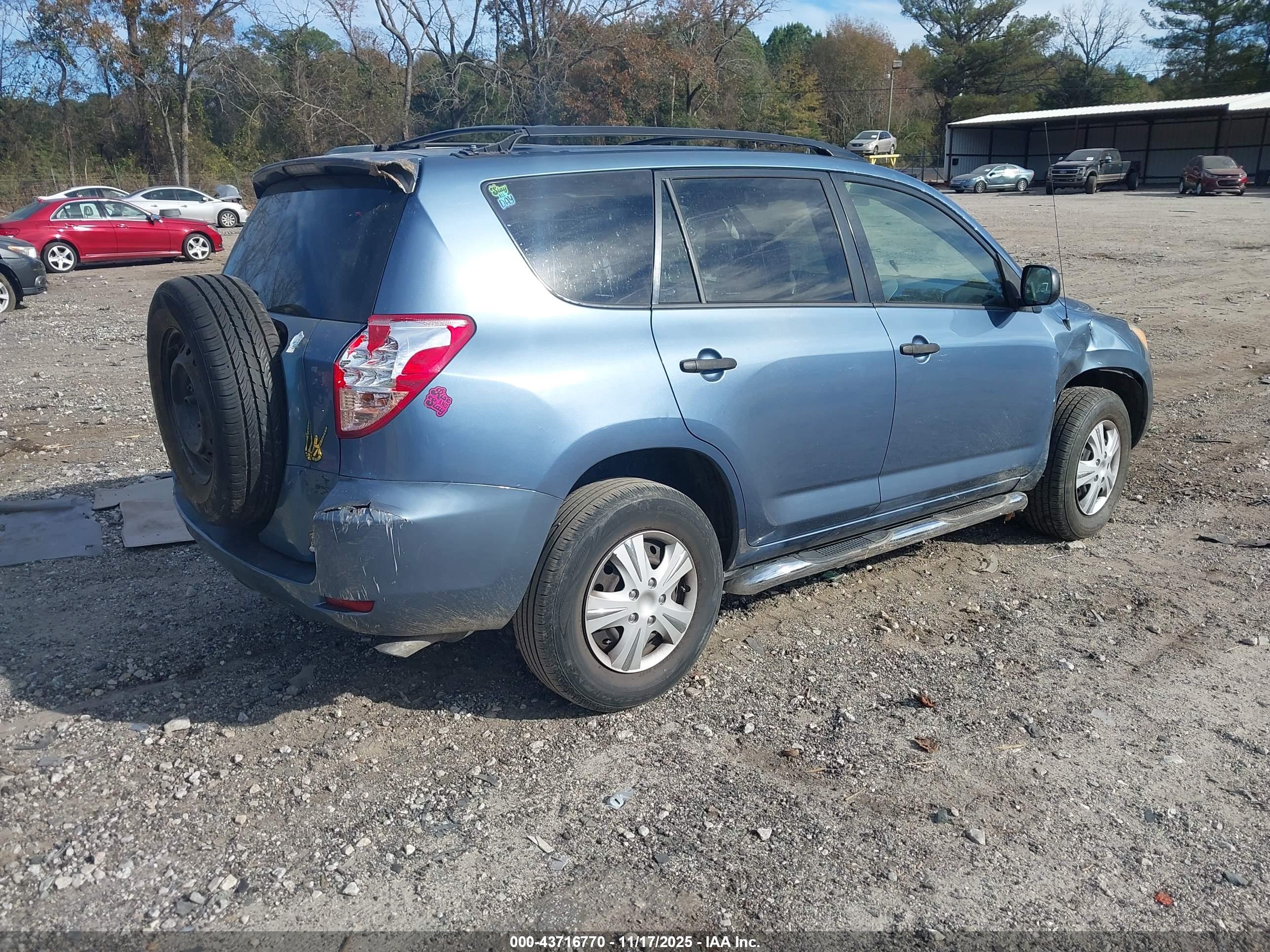 TOYOTA RAV4 image 4