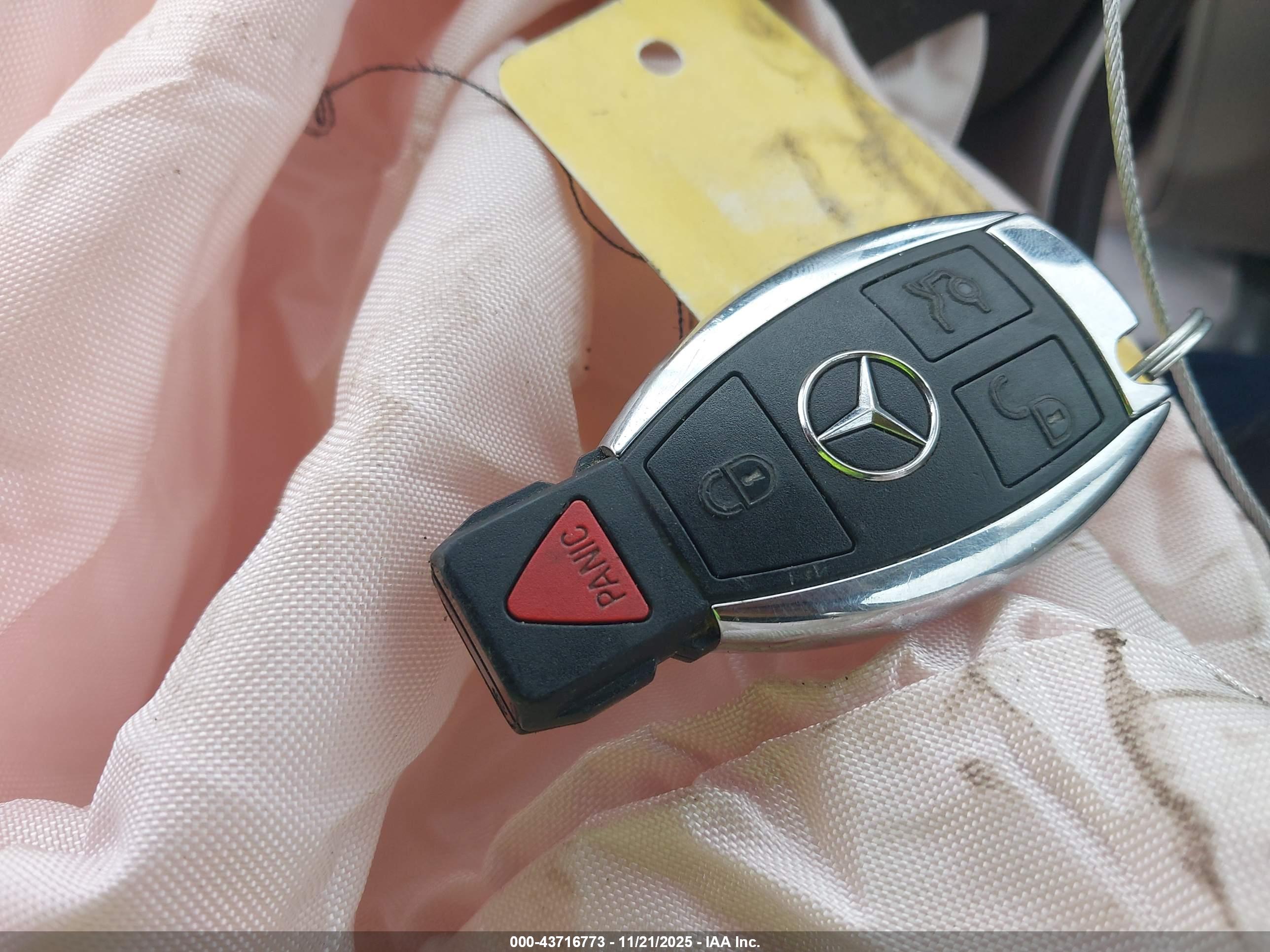 MERCEDES-BENZ E image 11