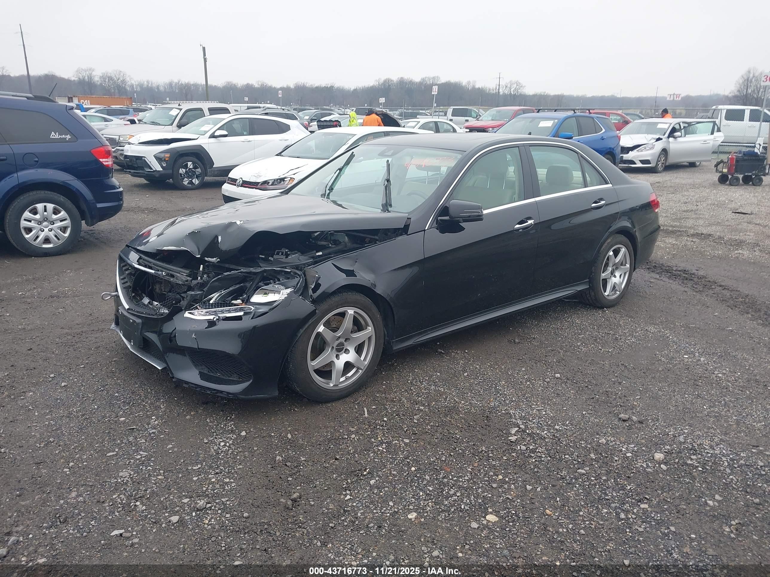 MERCEDES-BENZ E image 2