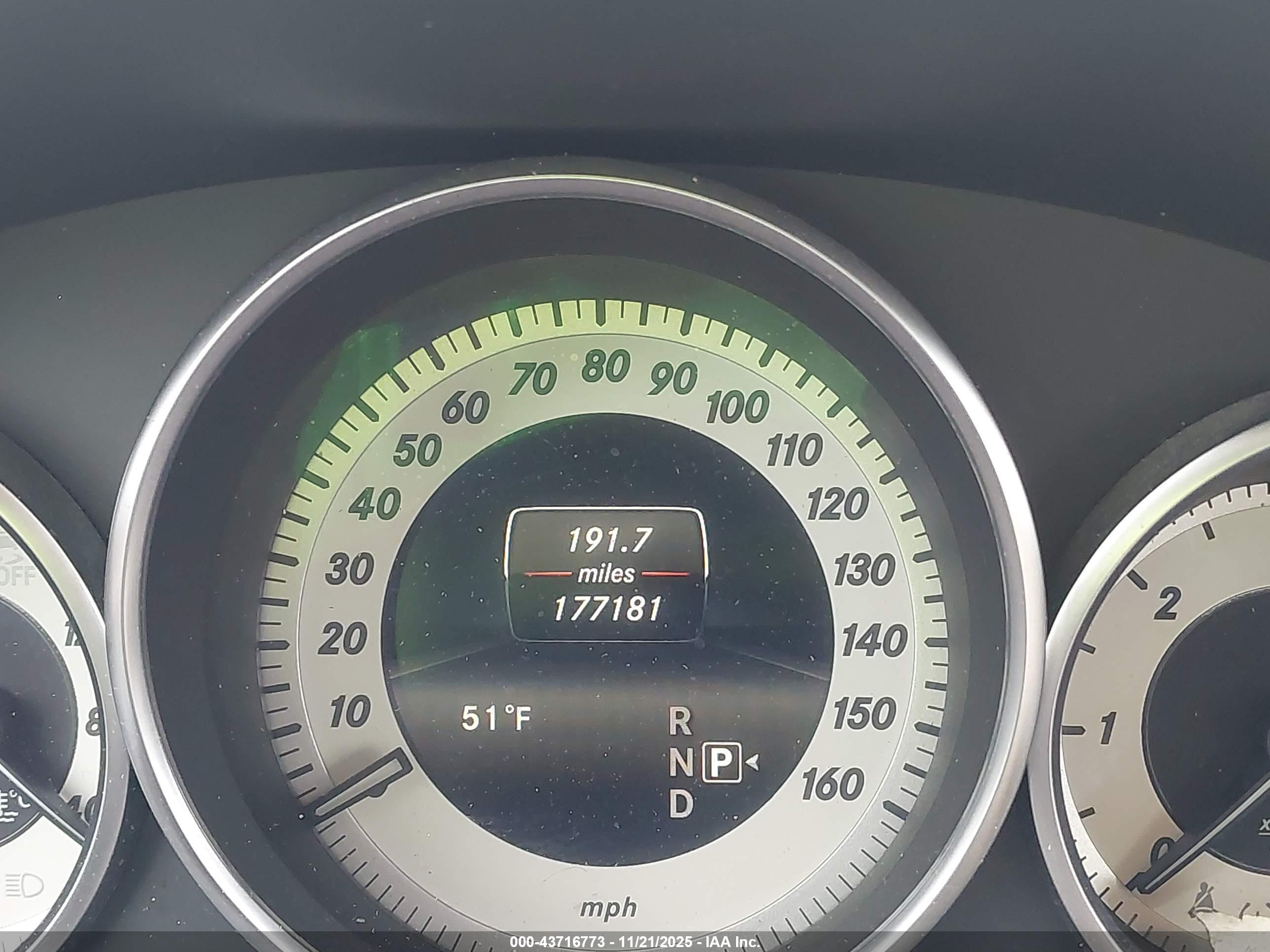 MERCEDES-BENZ E image 7
