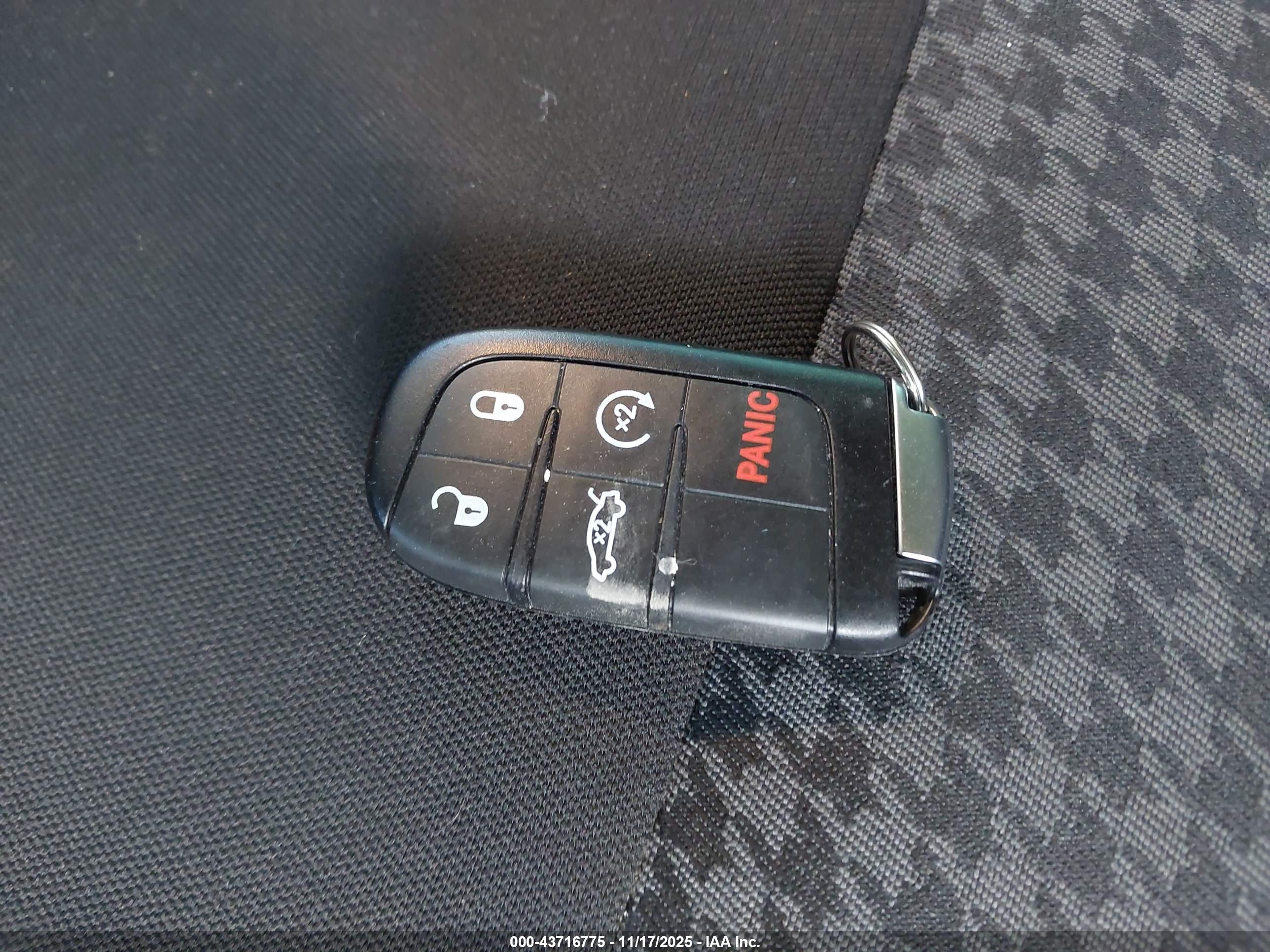 DODGE CHALLENGER image 11
