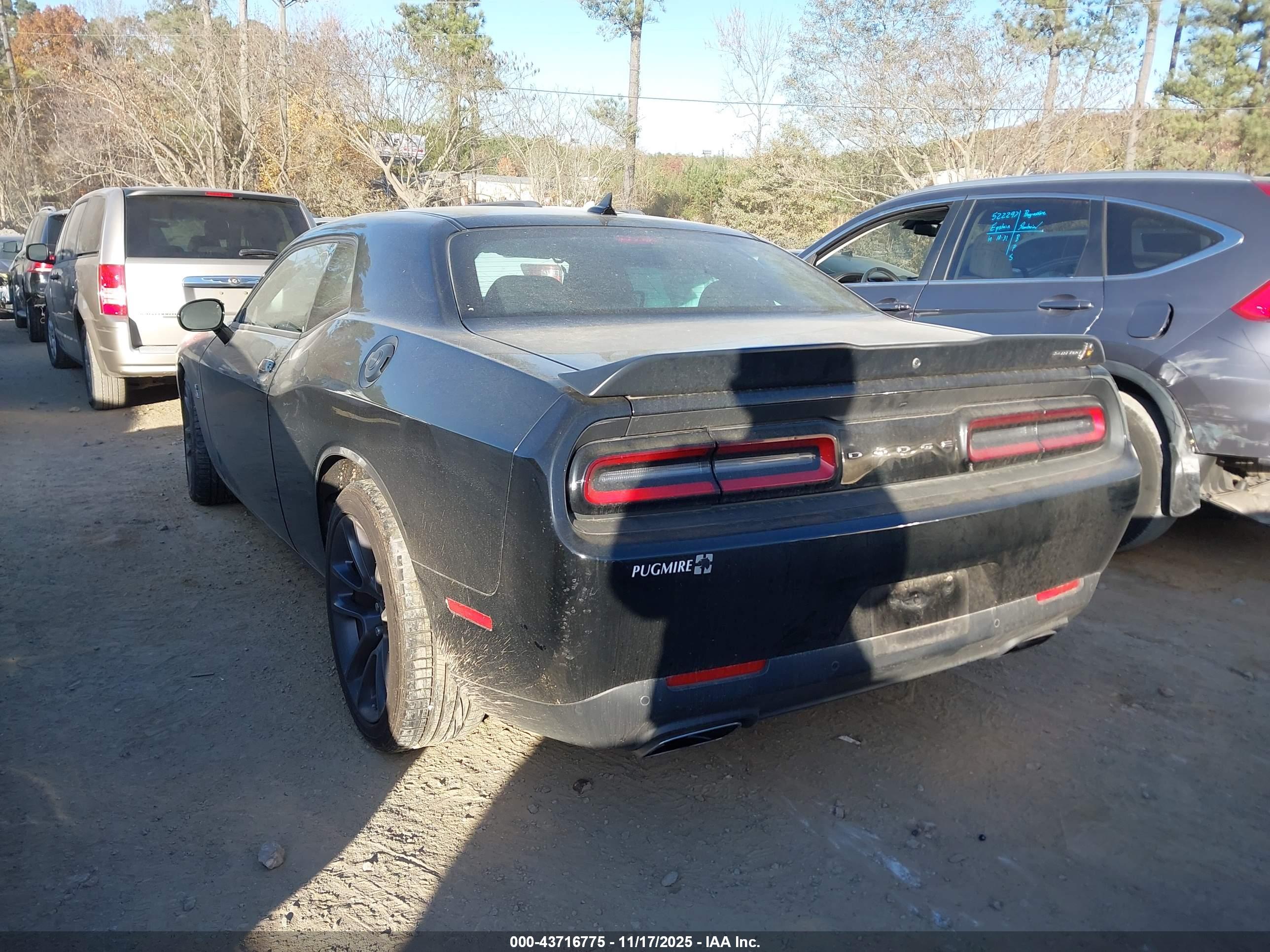 DODGE CHALLENGER image 3