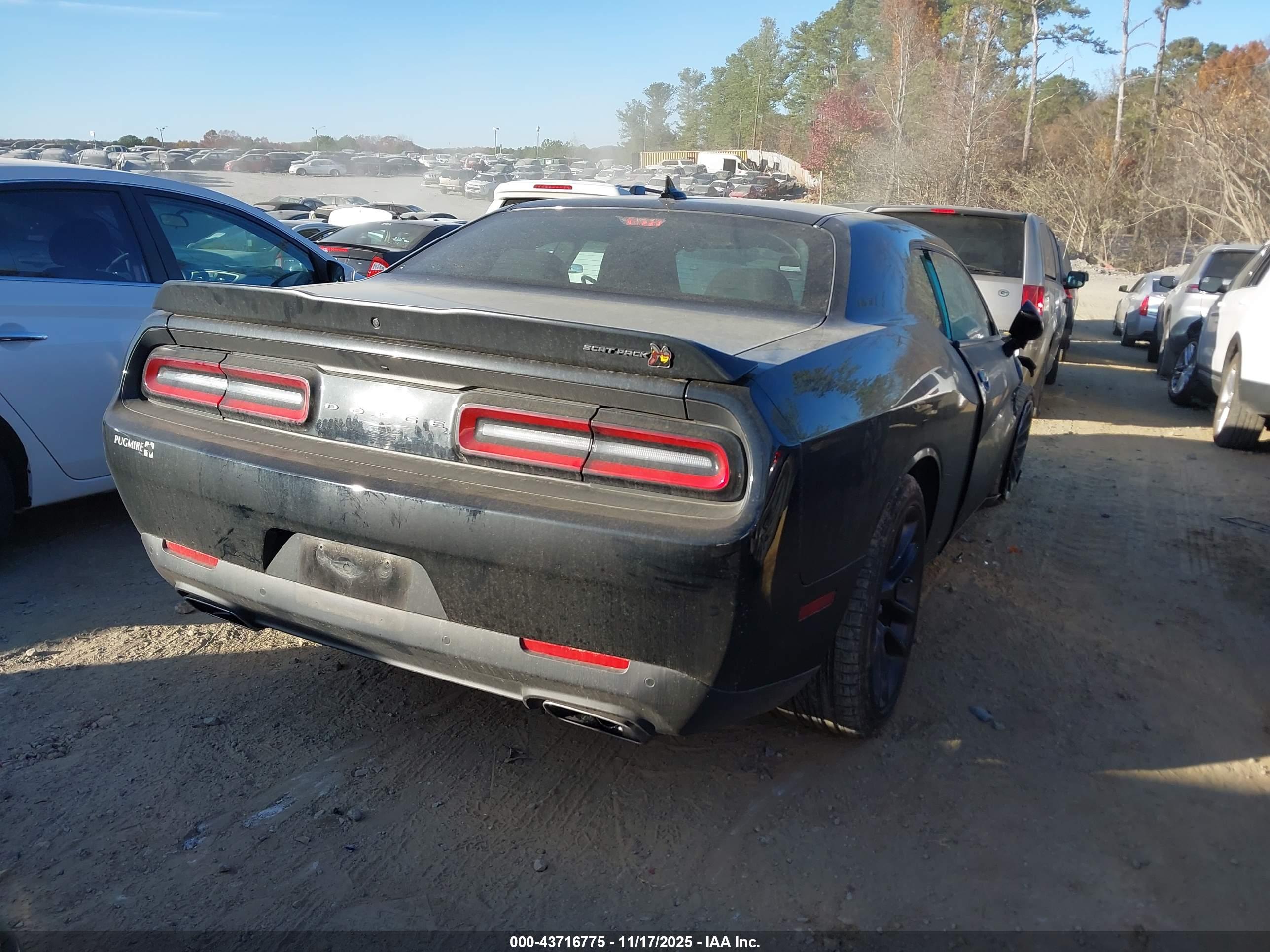 DODGE CHALLENGER image 4