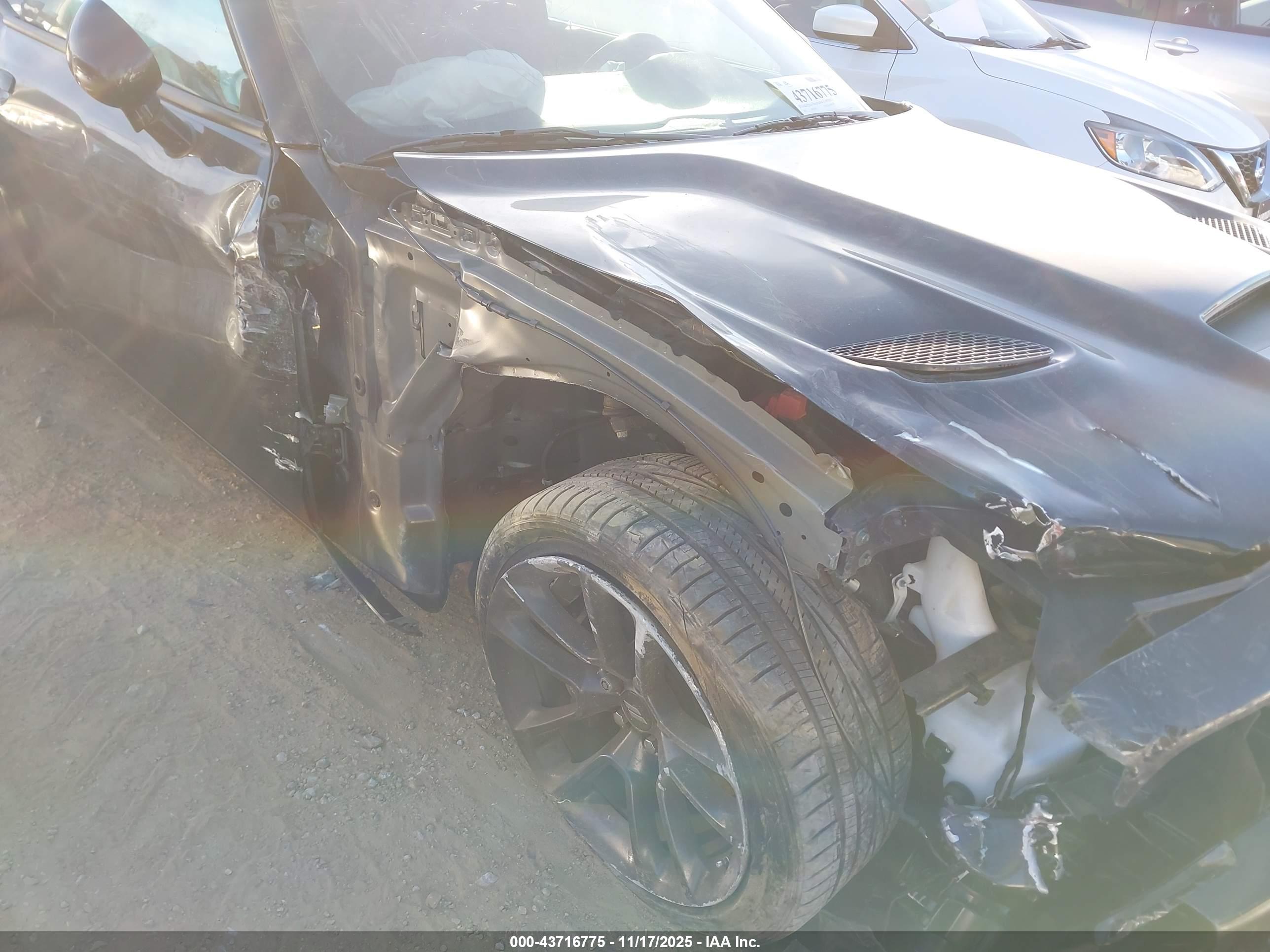 DODGE CHALLENGER image 6
