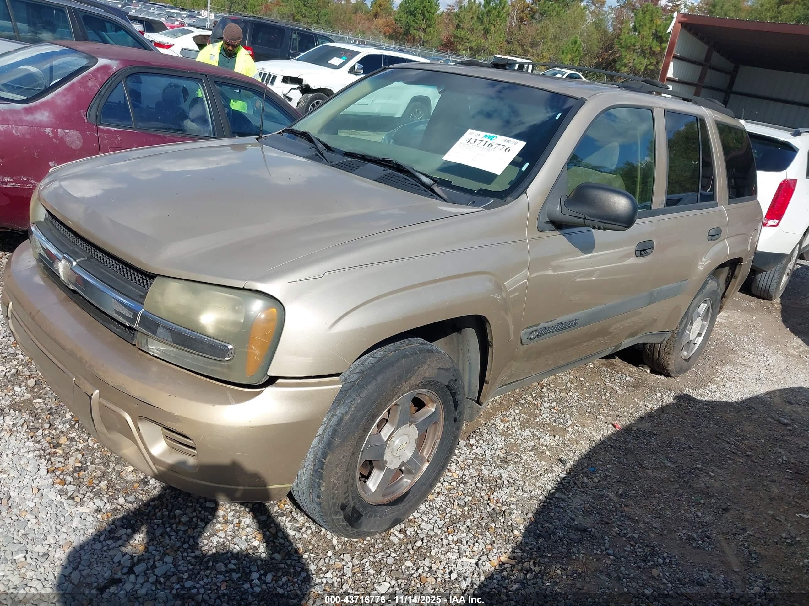 CHEVROLET TRAILBLAZER image 2