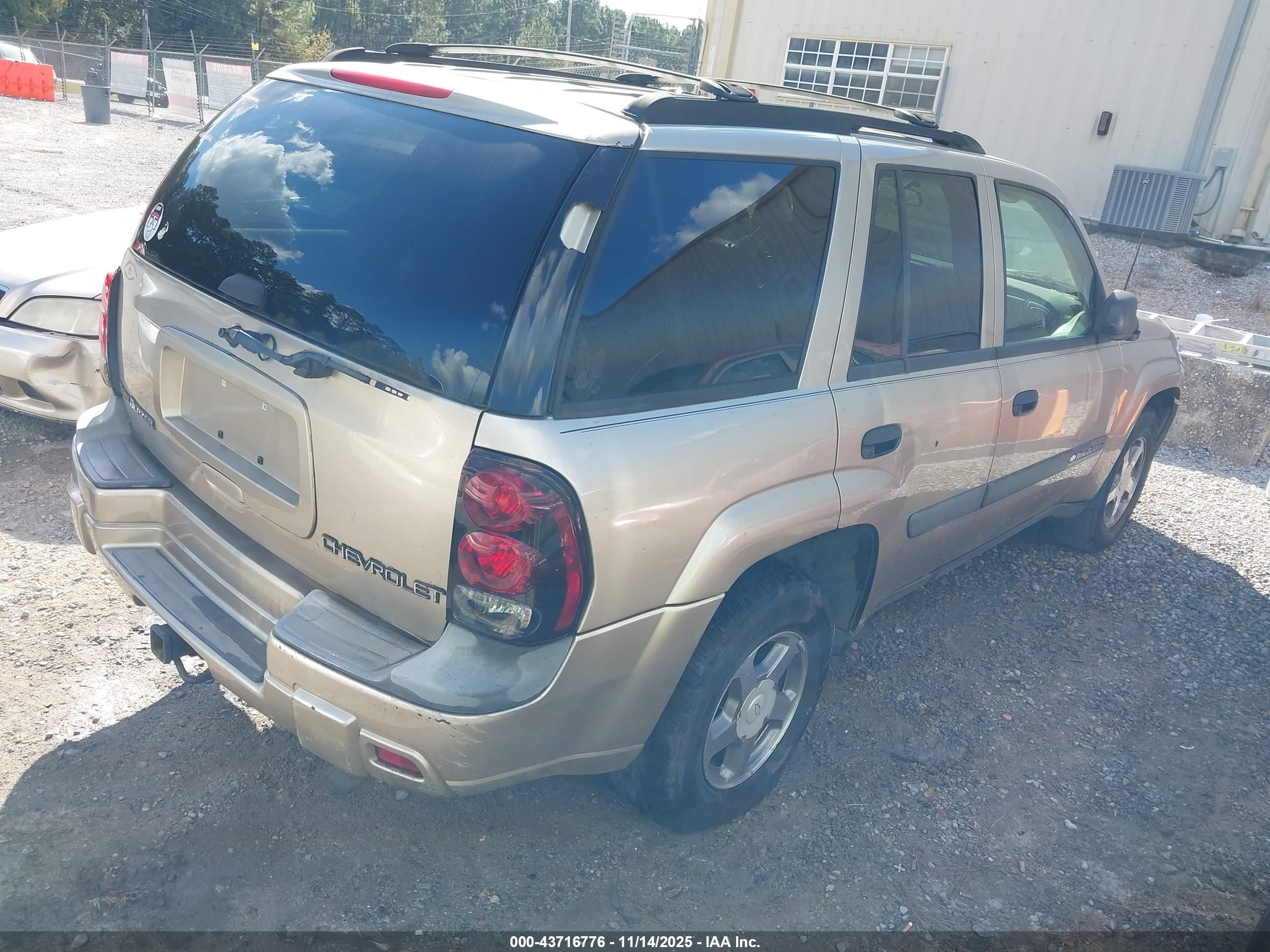 CHEVROLET TRAILBLAZER image 4