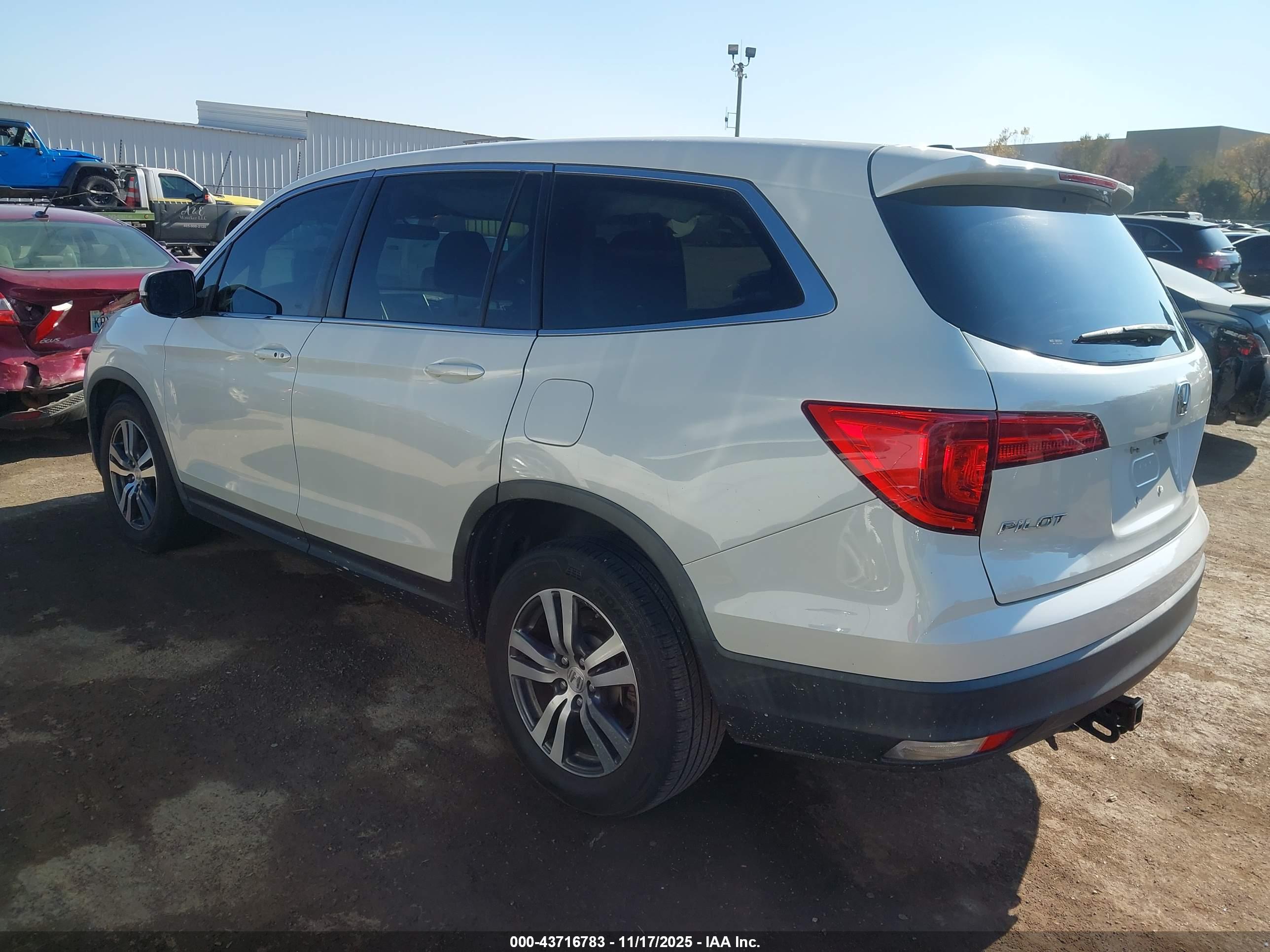 HONDA PILOT image 3