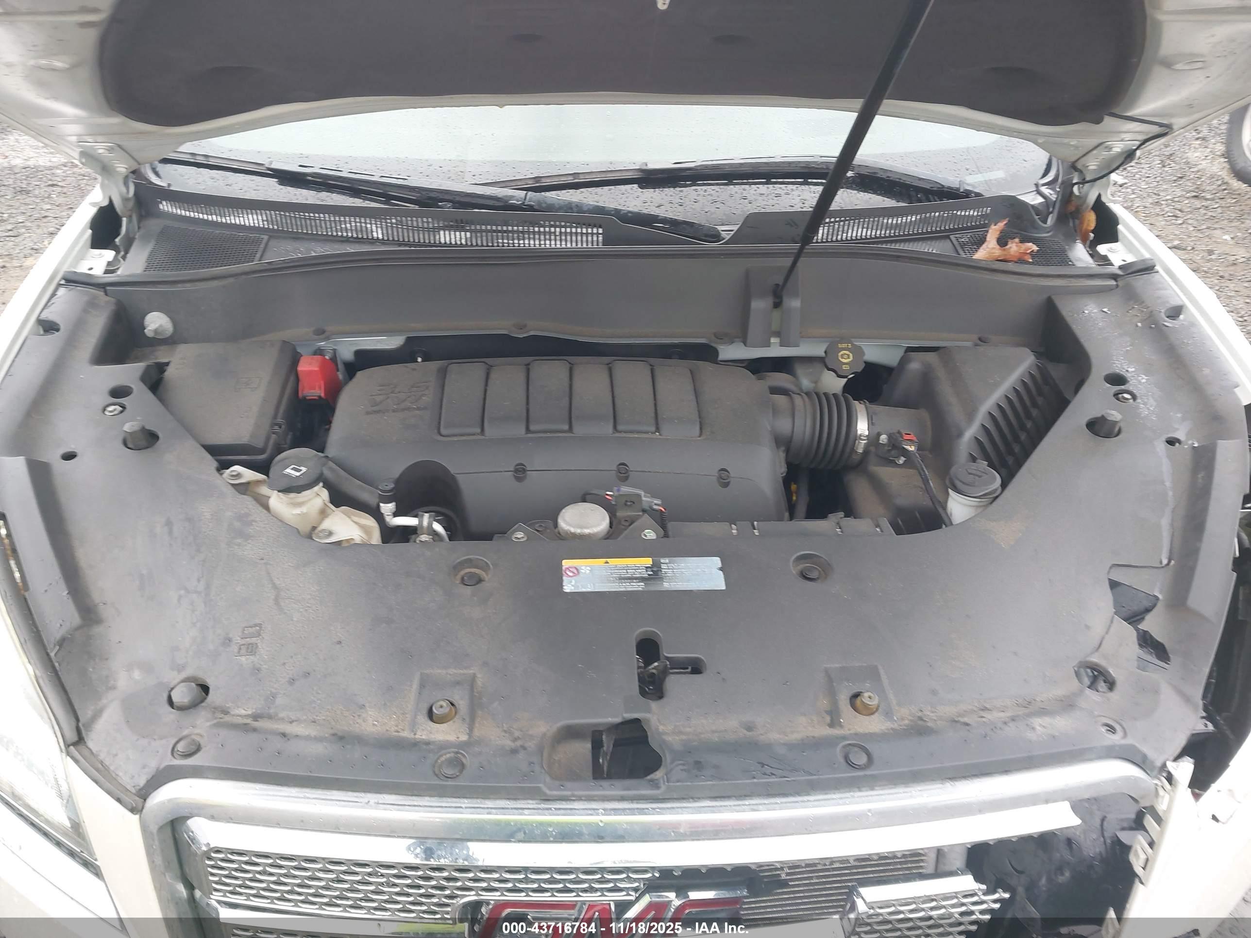 GMC ACADIA image 10