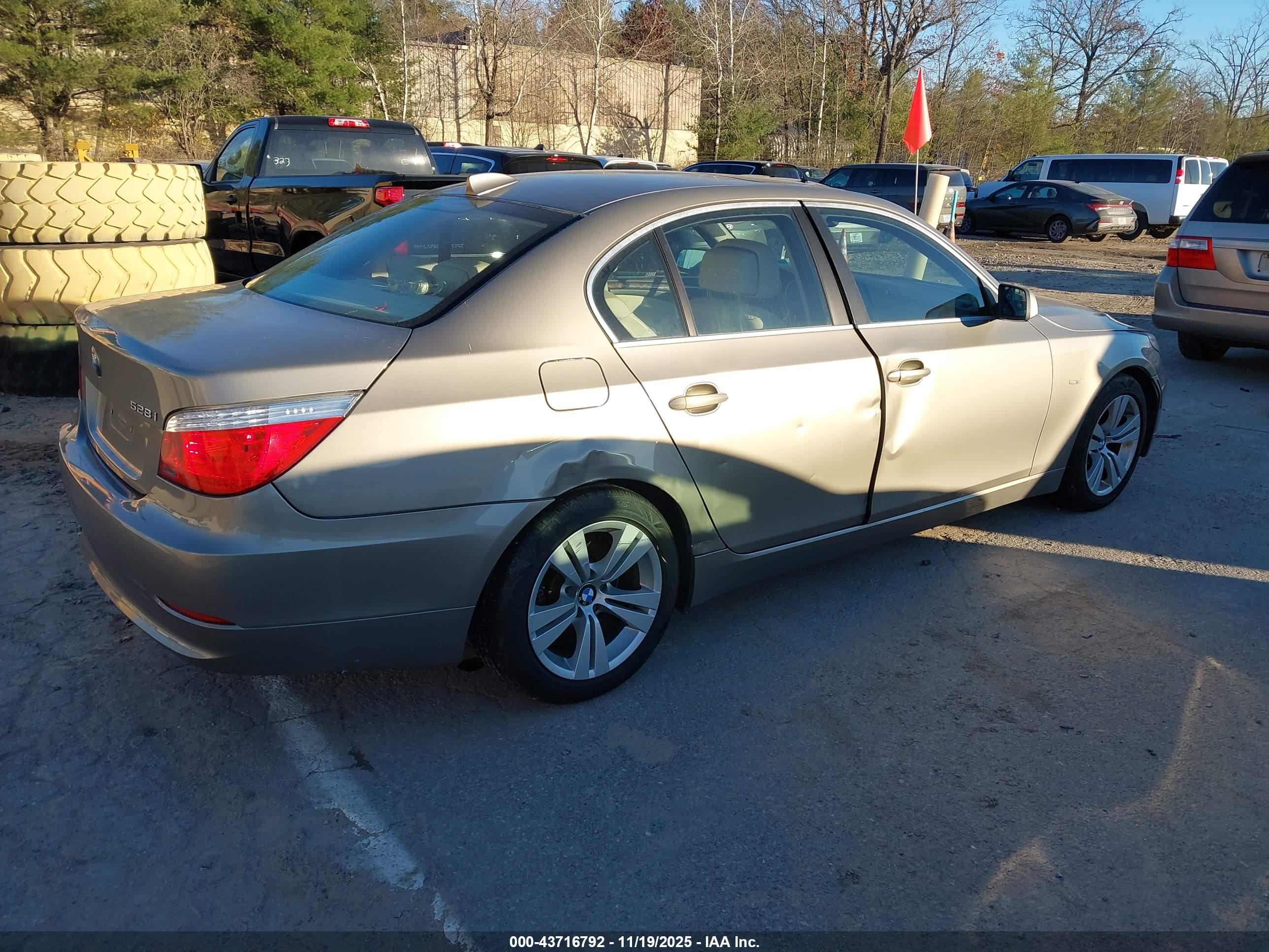 BMW 528I image 4