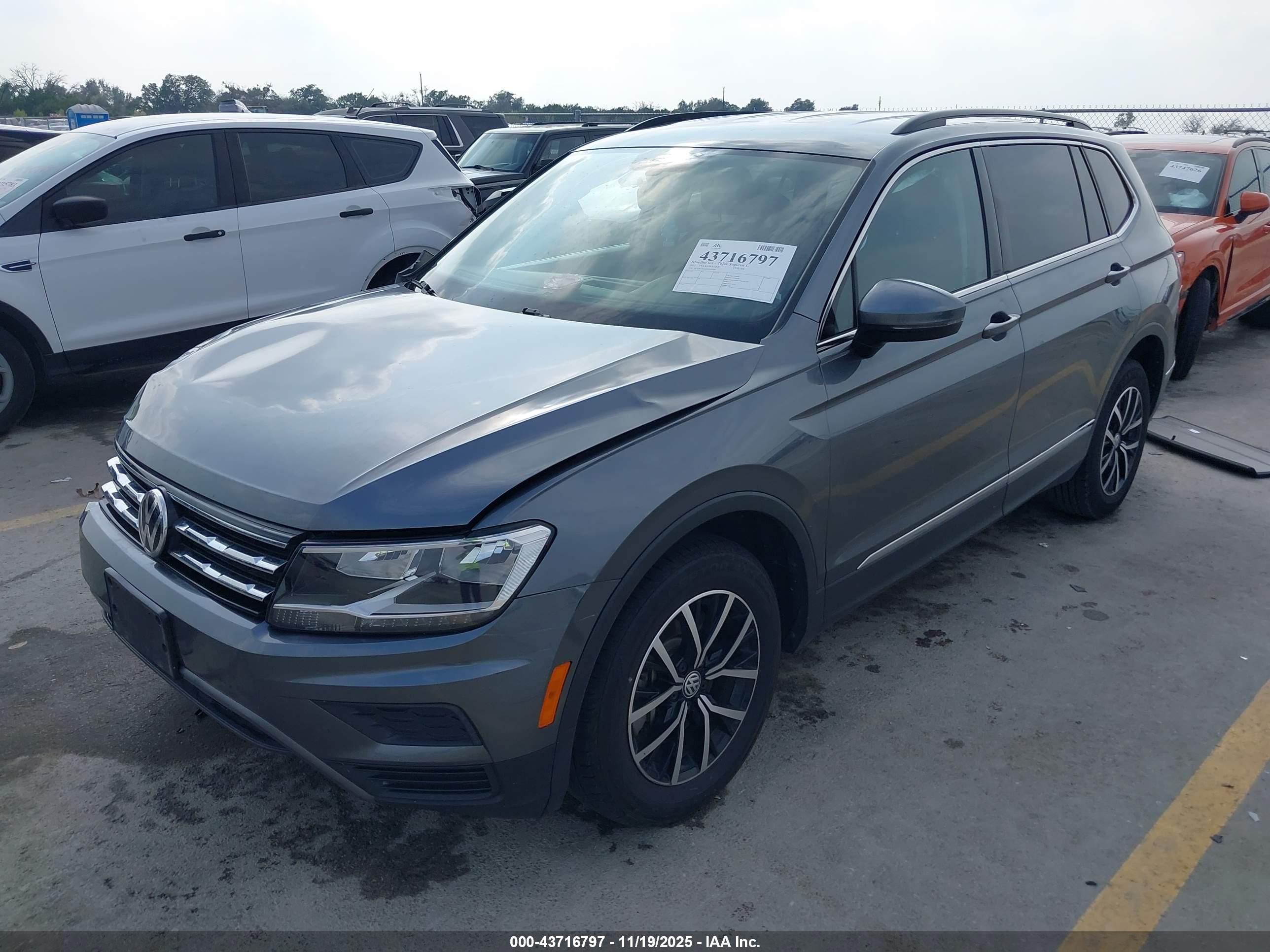 VOLKSWAGEN TIGUAN image 2