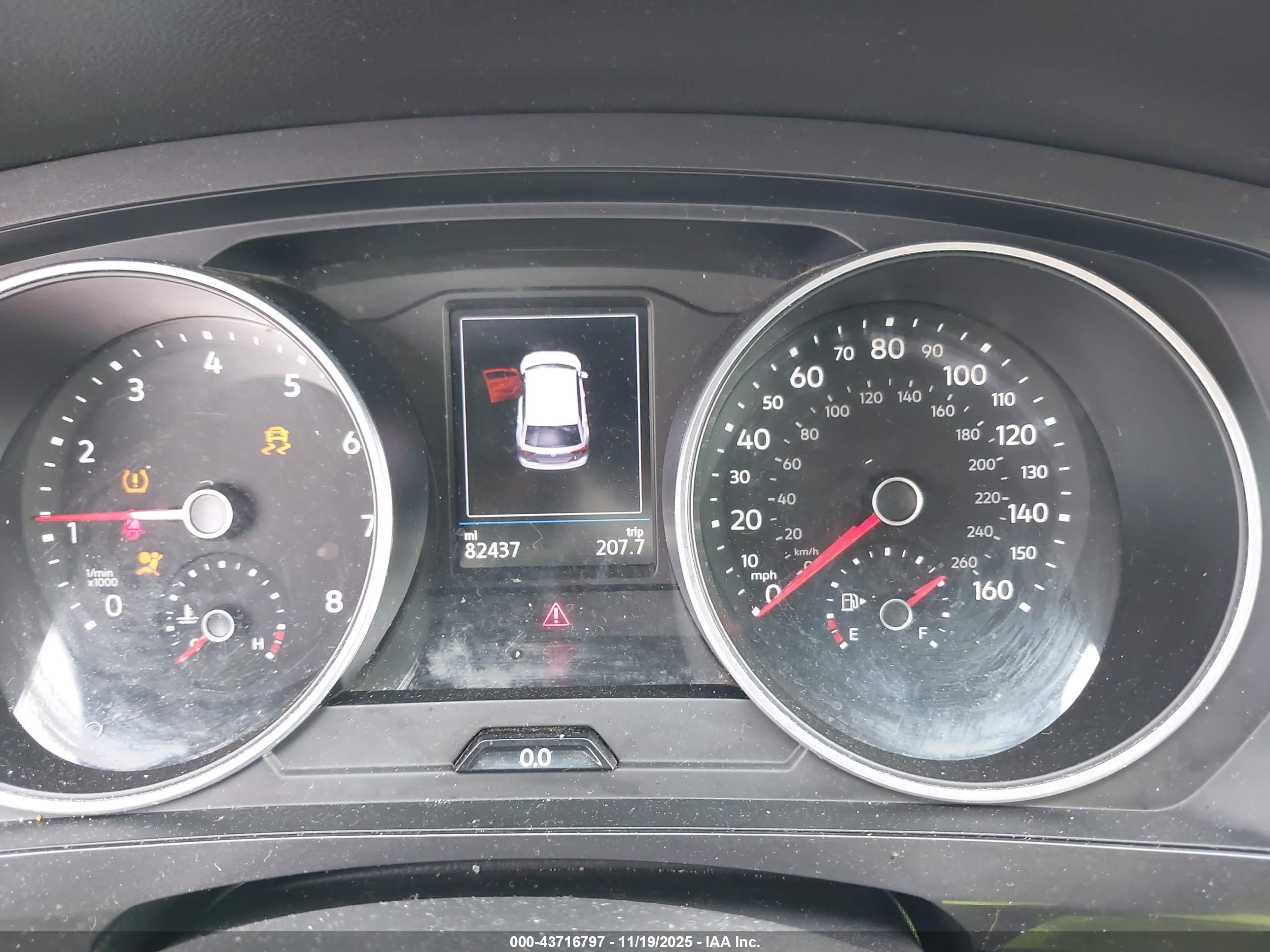 VOLKSWAGEN TIGUAN image 7