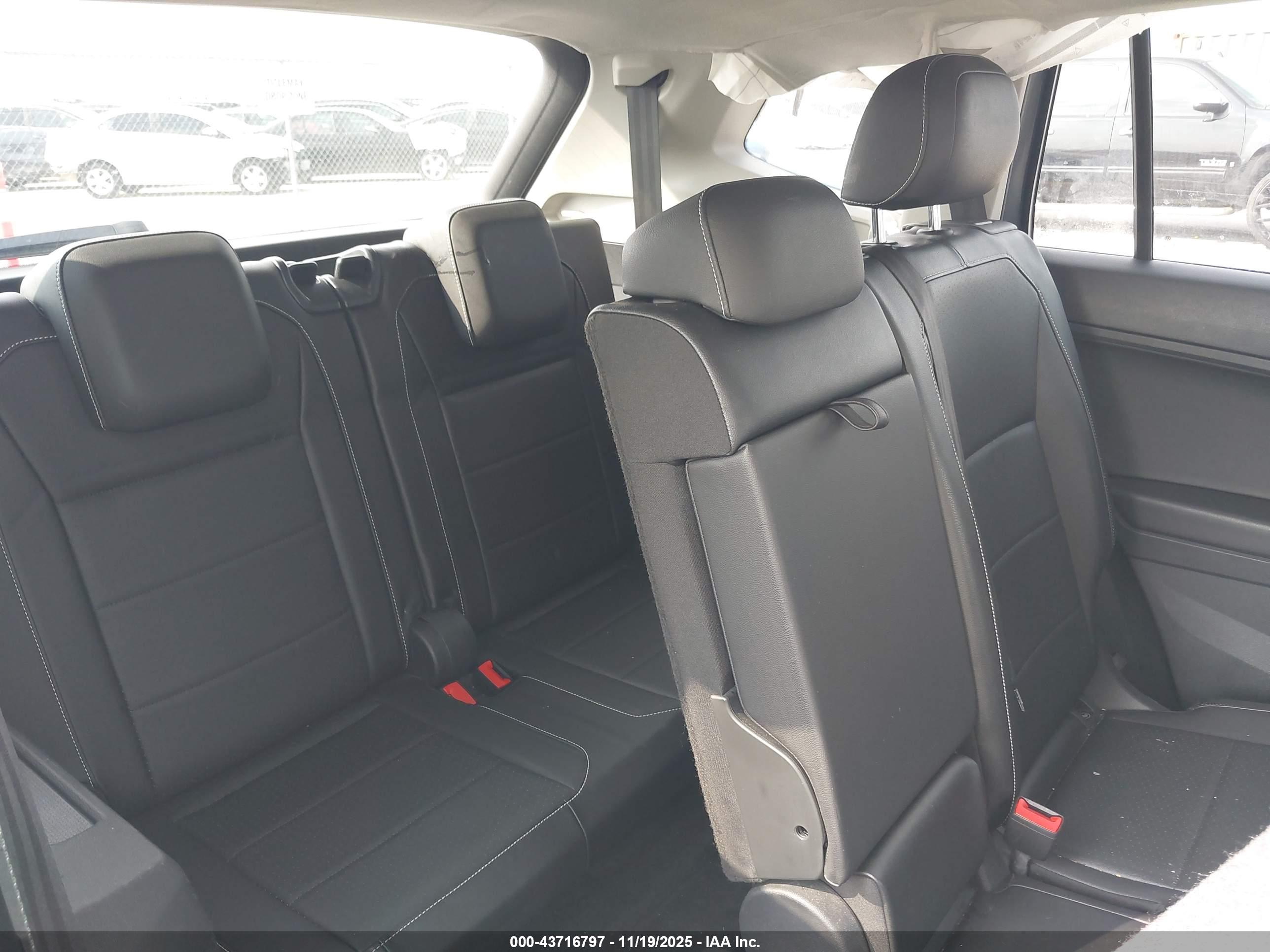 VOLKSWAGEN TIGUAN image 8
