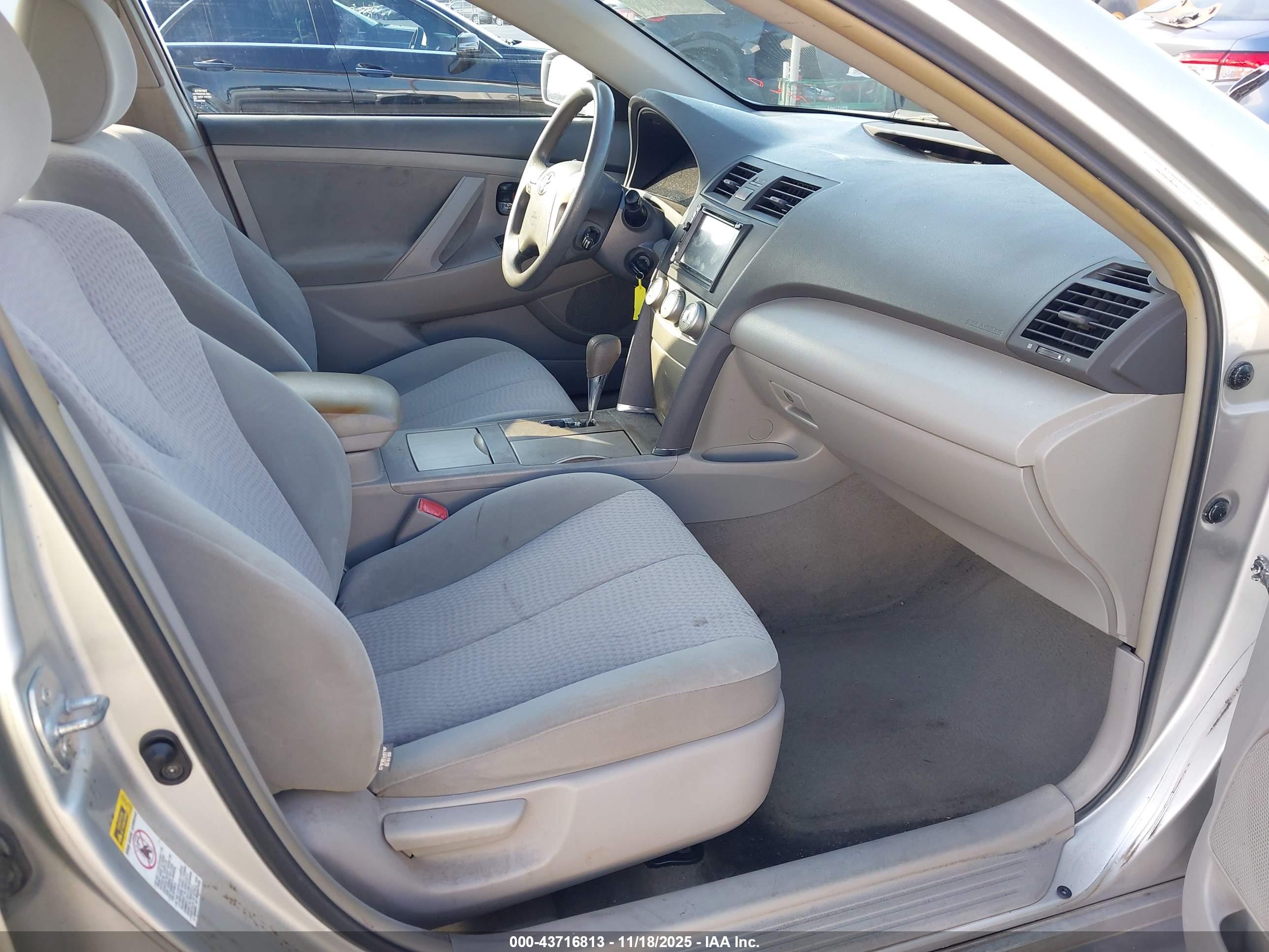TOYOTA CAMRY image 5