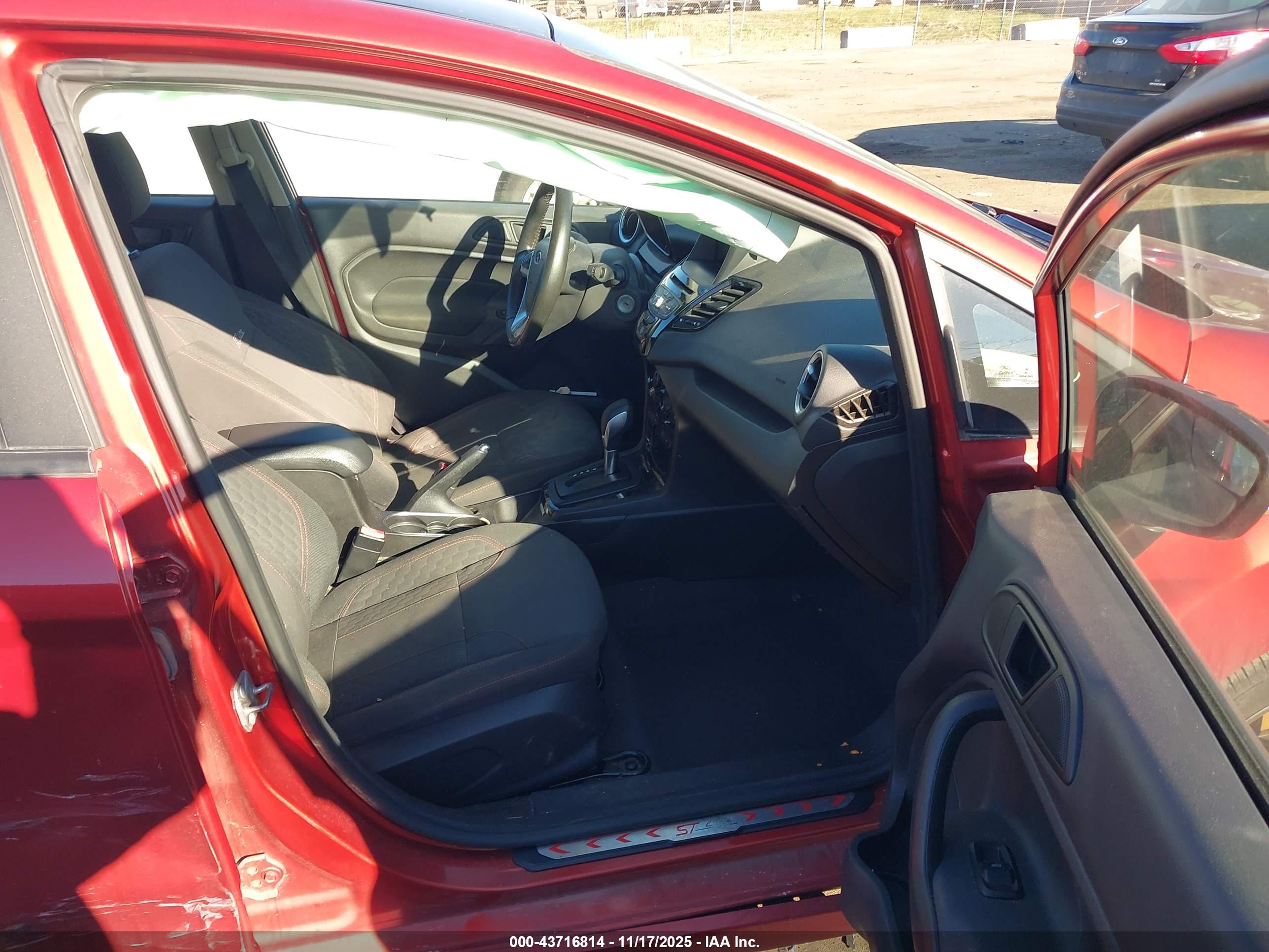 FORD FIESTA image 5