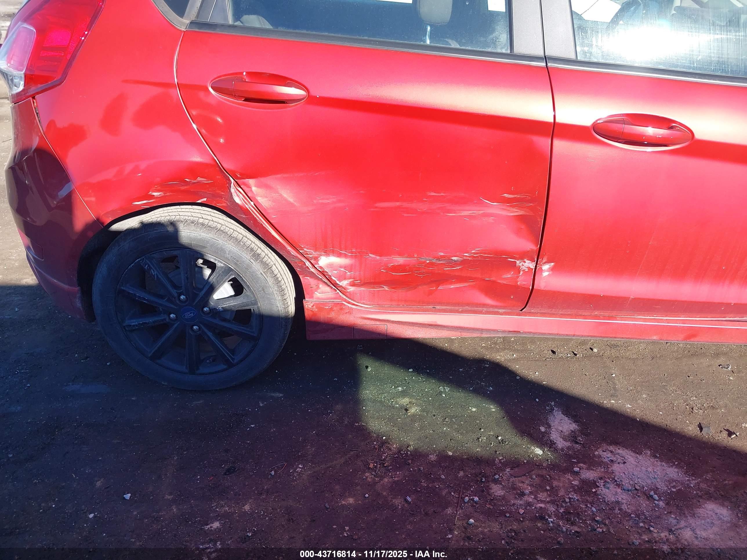 FORD FIESTA image 6