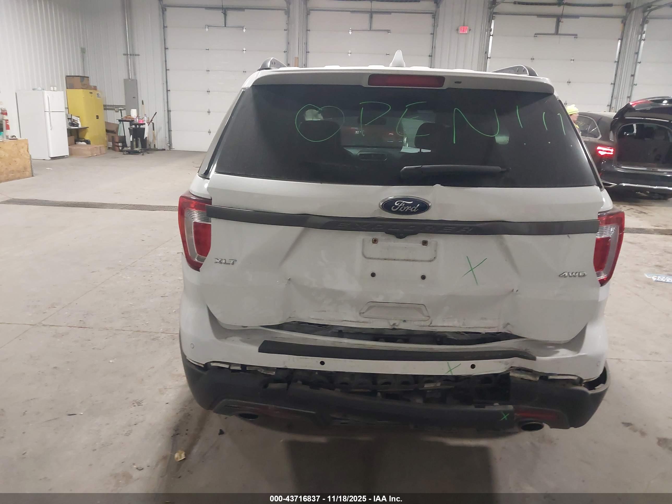 FORD EXPLORER image 6