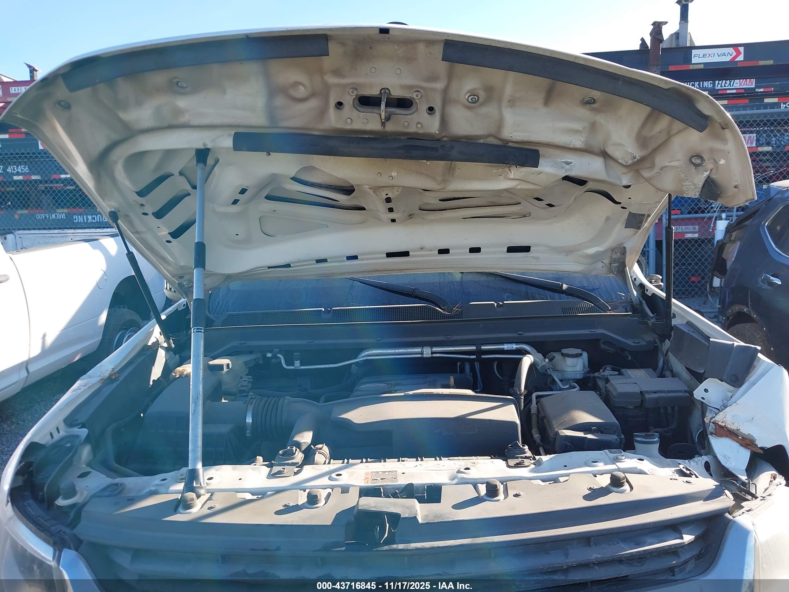 CHEVROLET COLORADO image 10