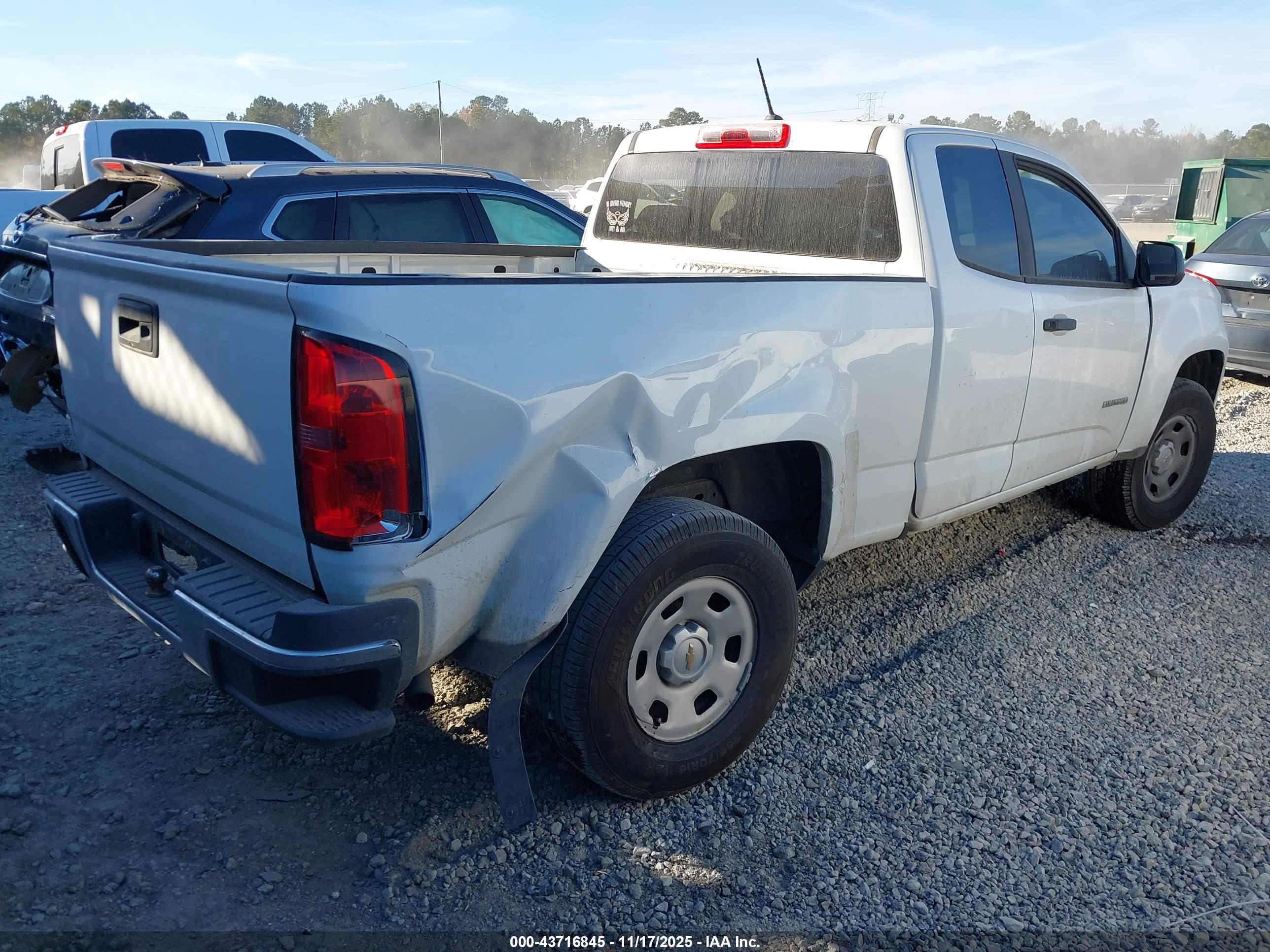 CHEVROLET COLORADO image 4