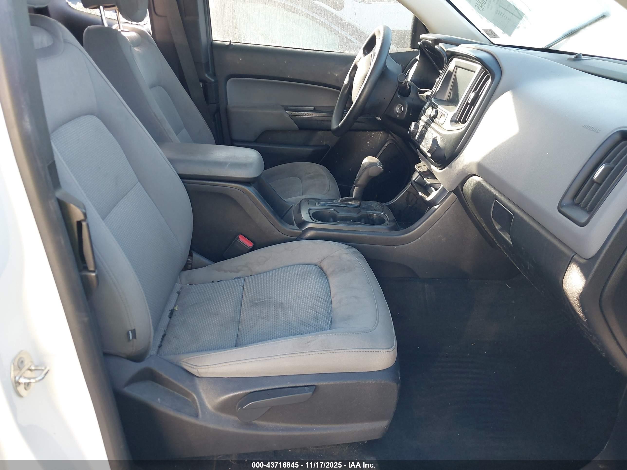 CHEVROLET COLORADO image 5