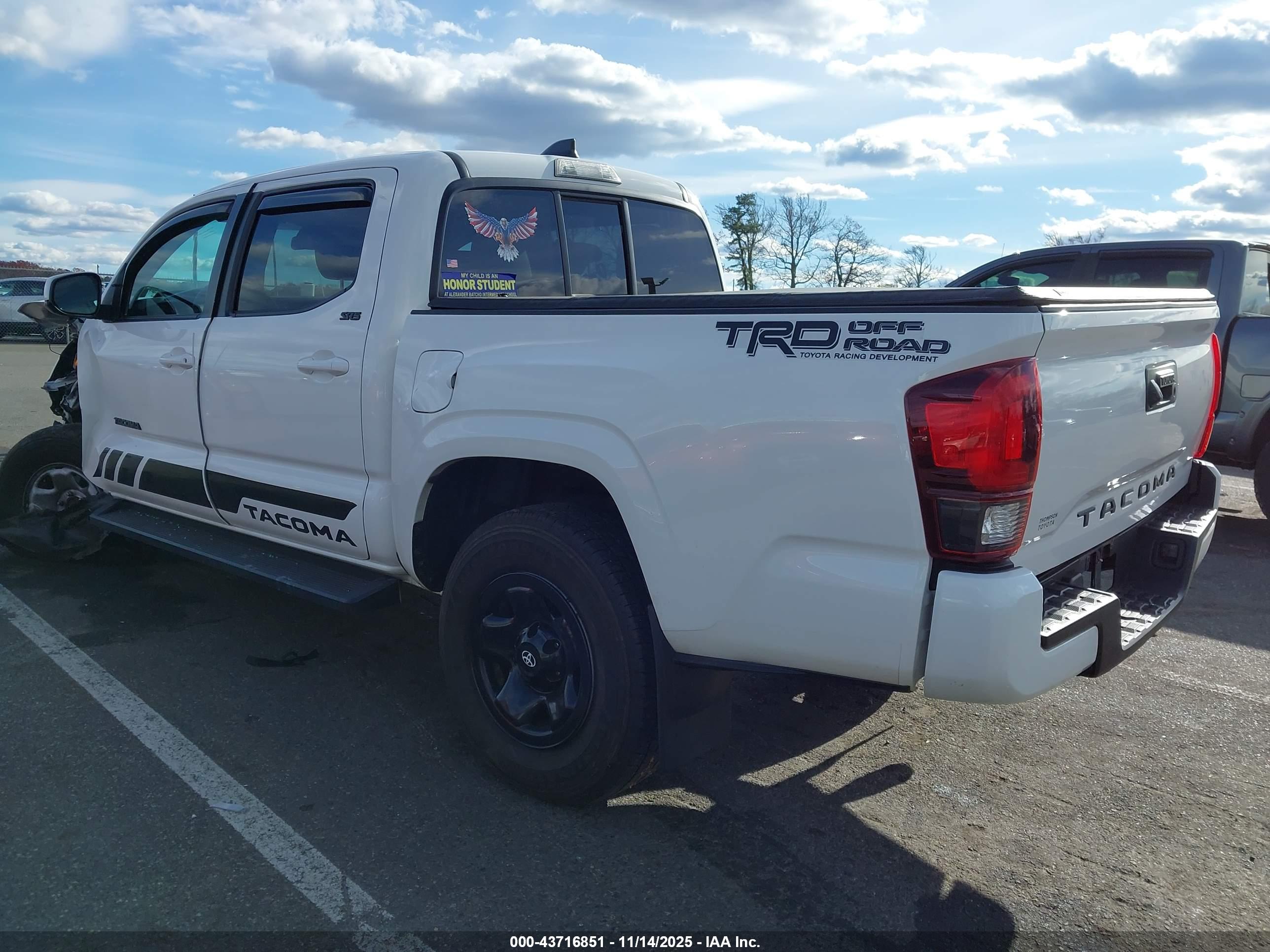 TOYOTA TACOMA image 3