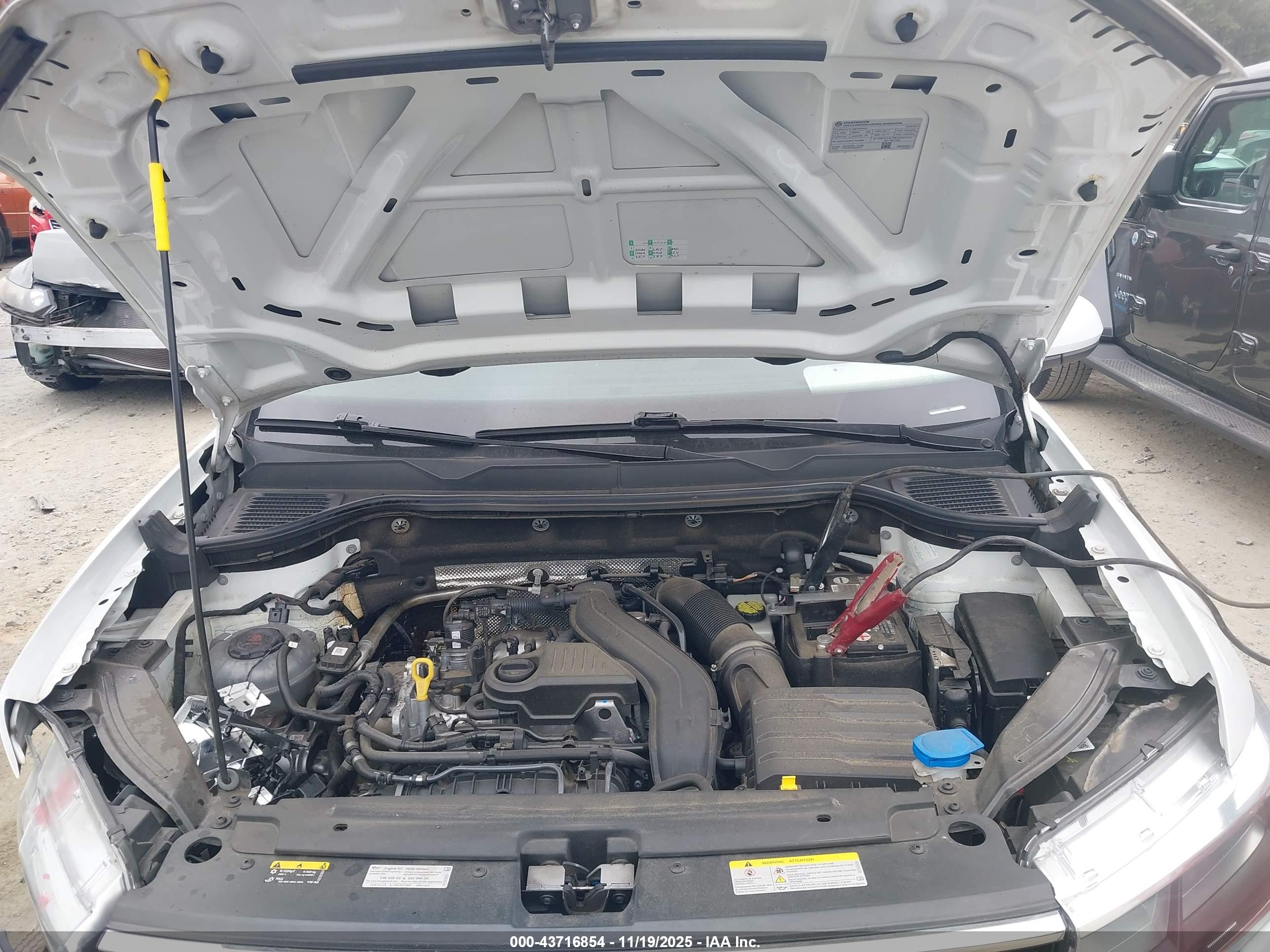 VOLKSWAGEN TAOS image 10