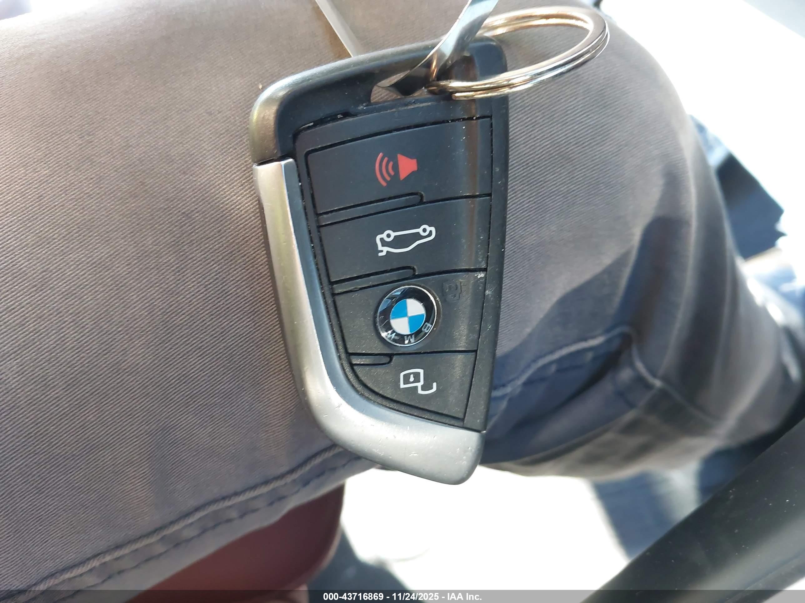 BMW 330I image 11