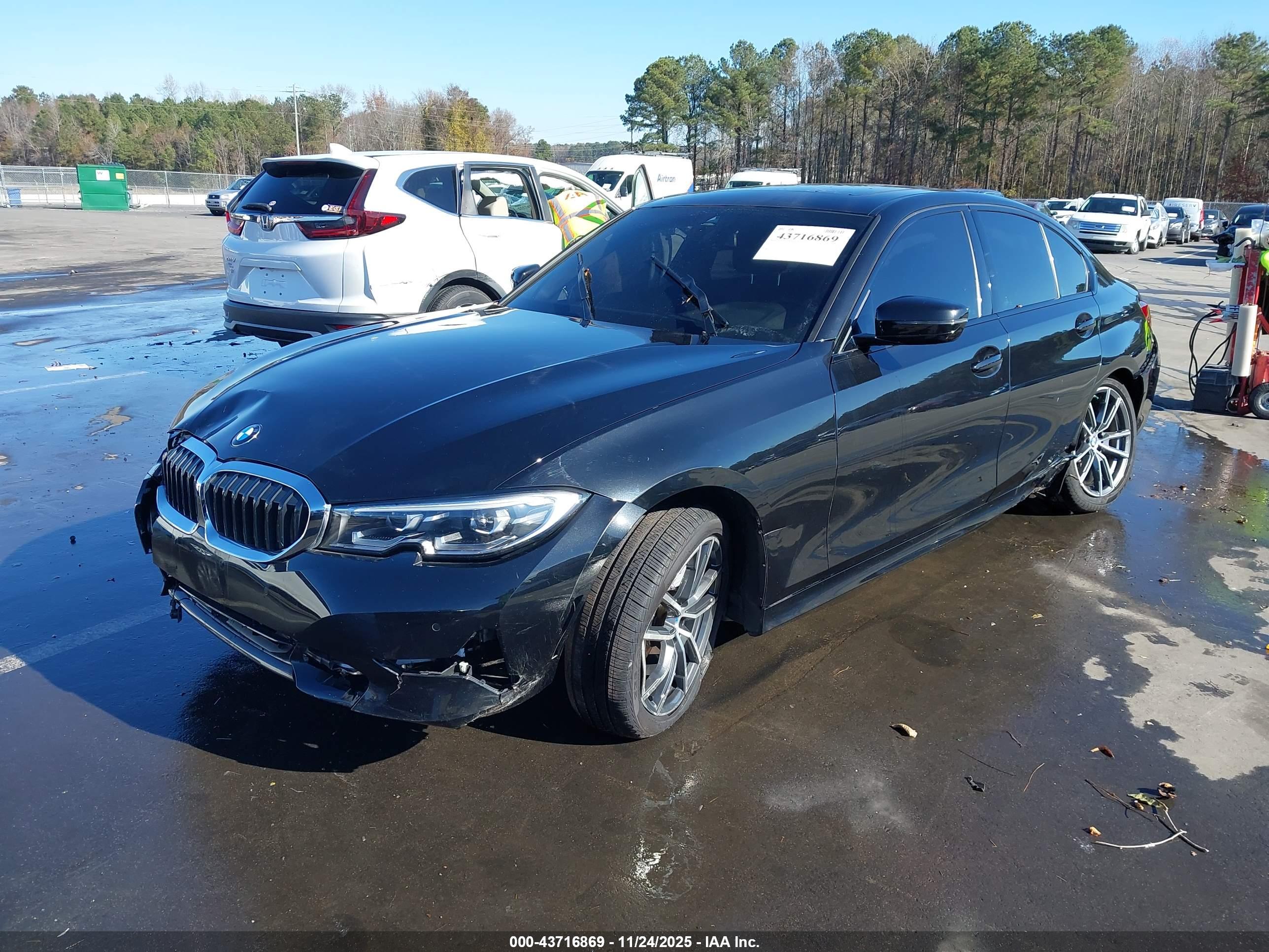 BMW 330I image 2