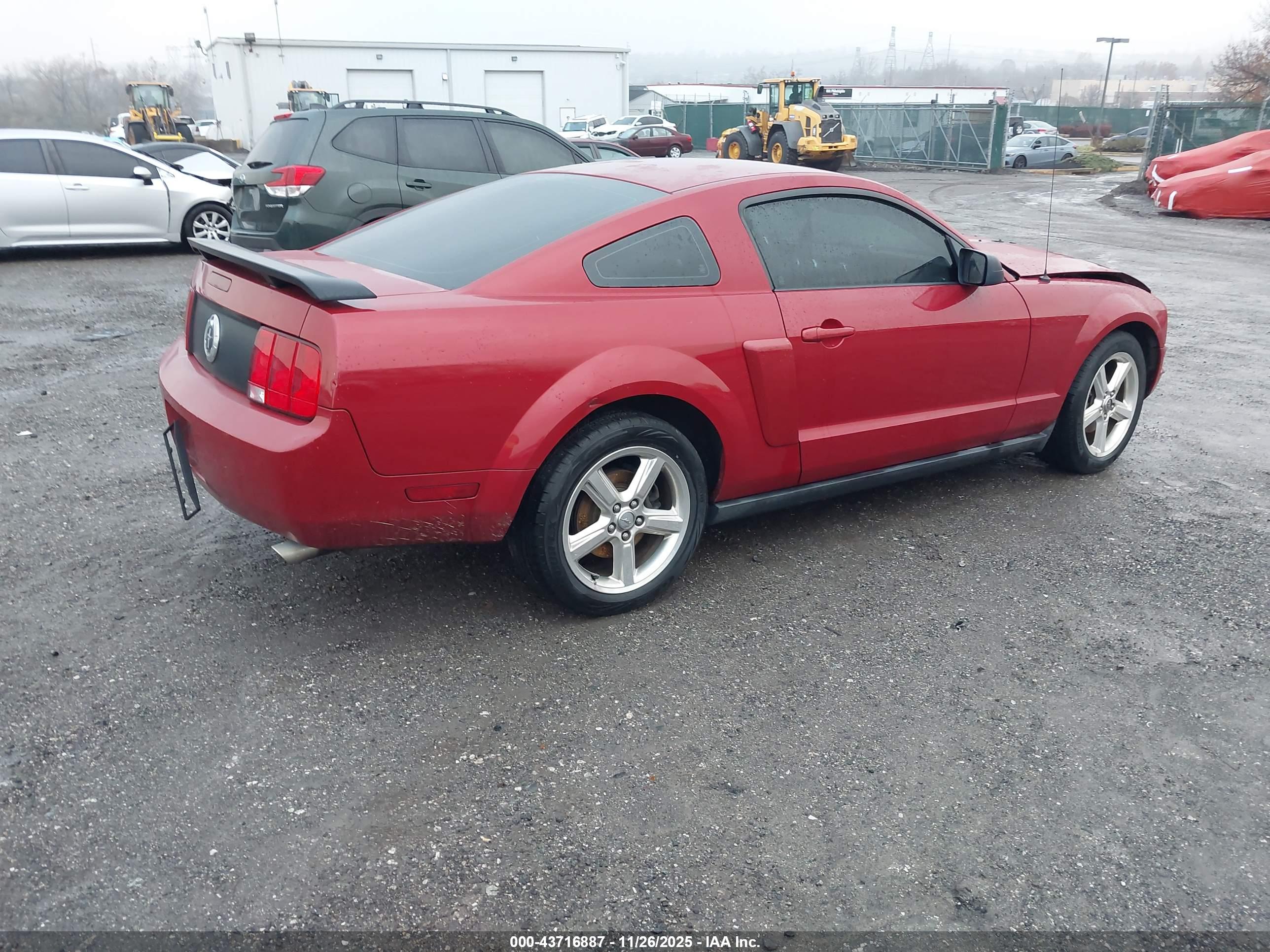 FORD MUSTANG image 4