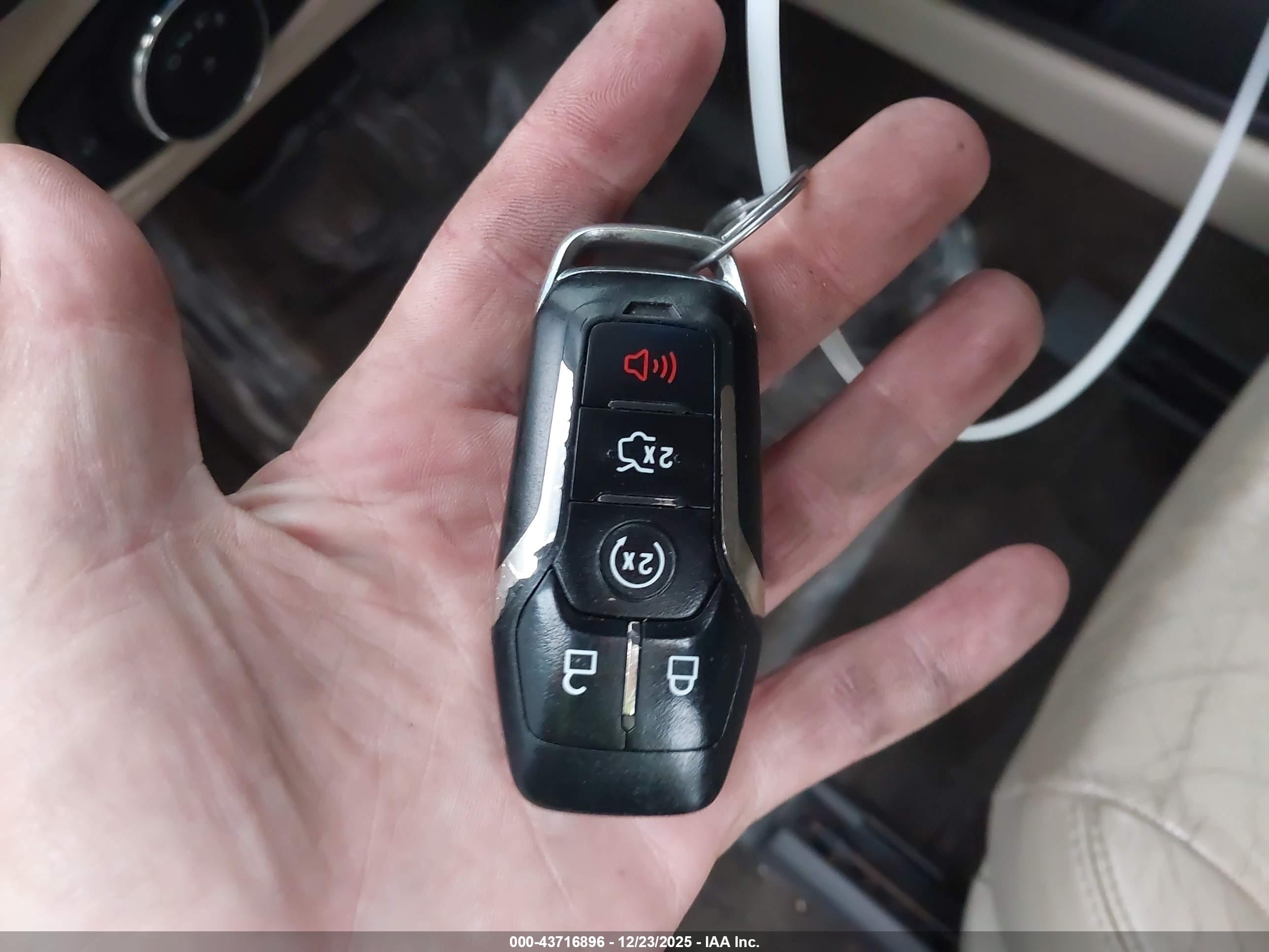 LINCOLN MKZ image 11