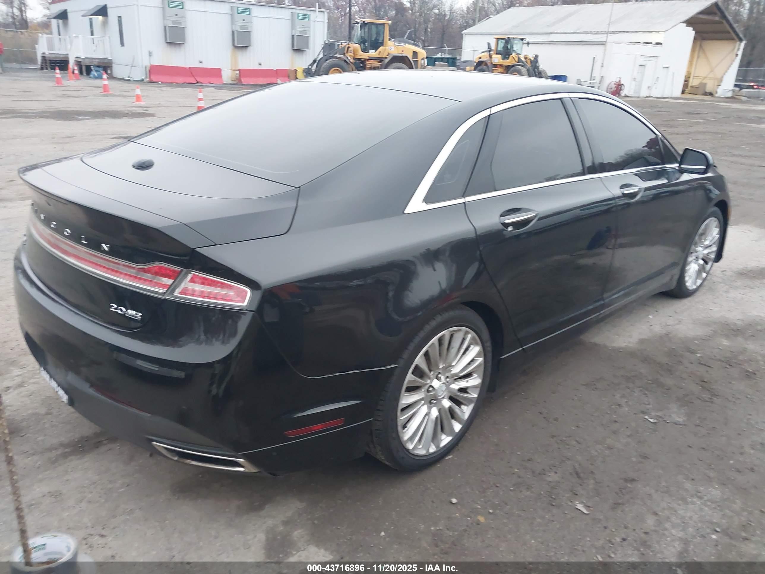 LINCOLN MKZ image 4