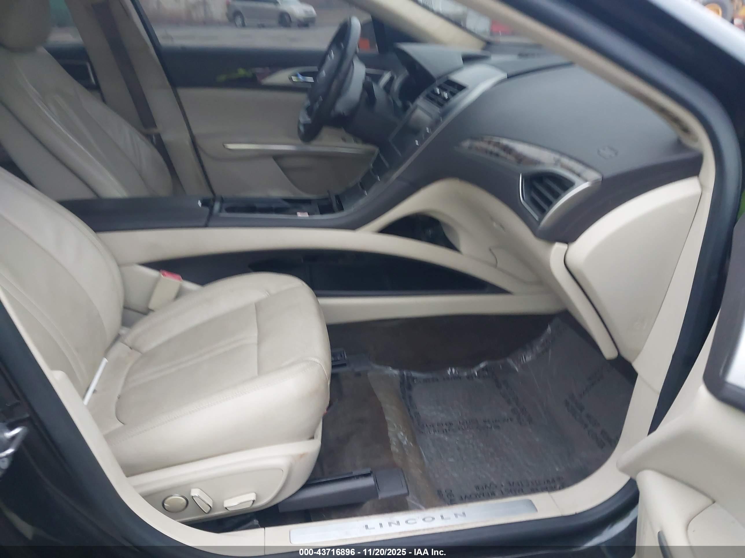 LINCOLN MKZ image 5