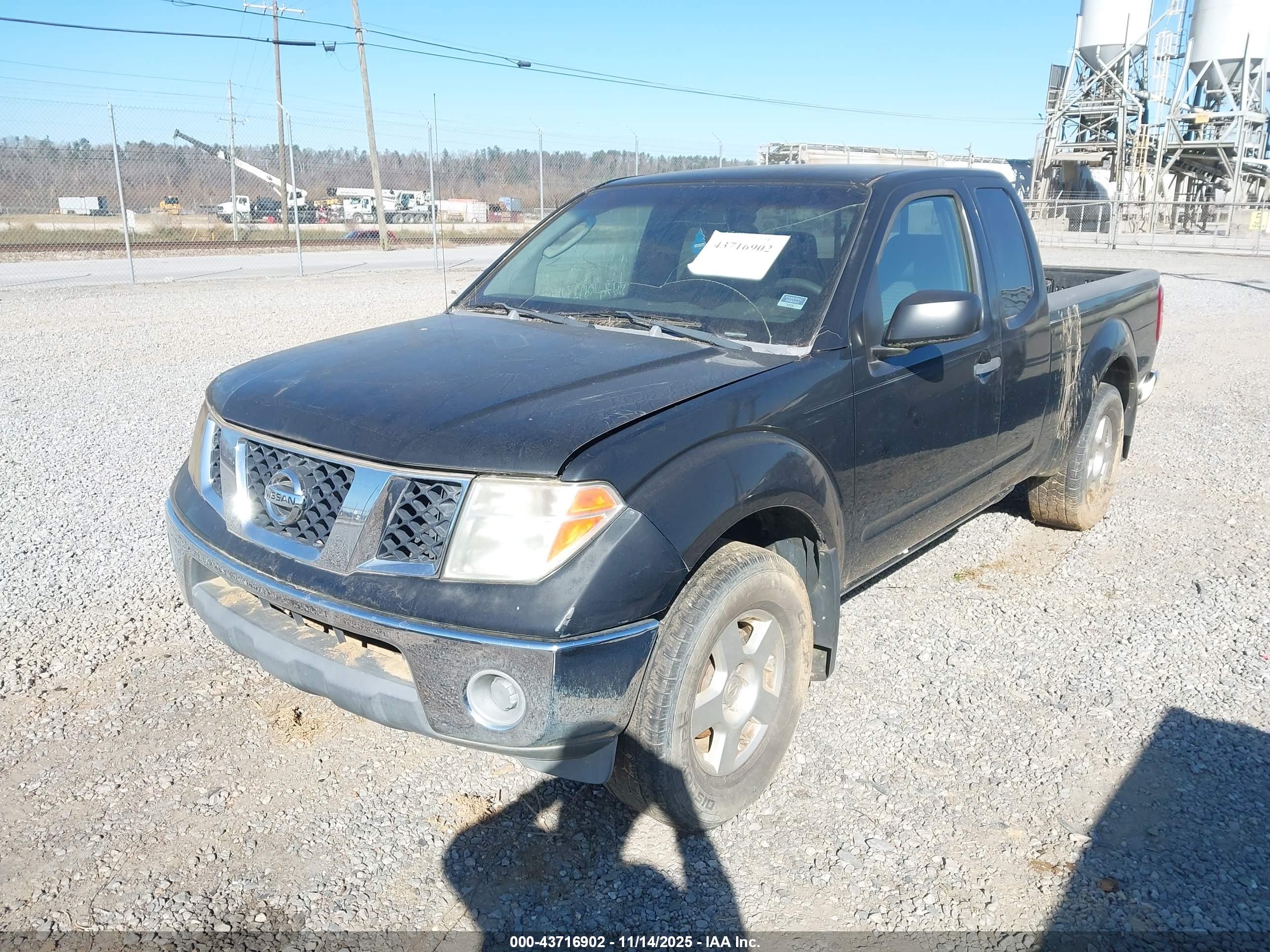 NISSAN FRONTIER image 2