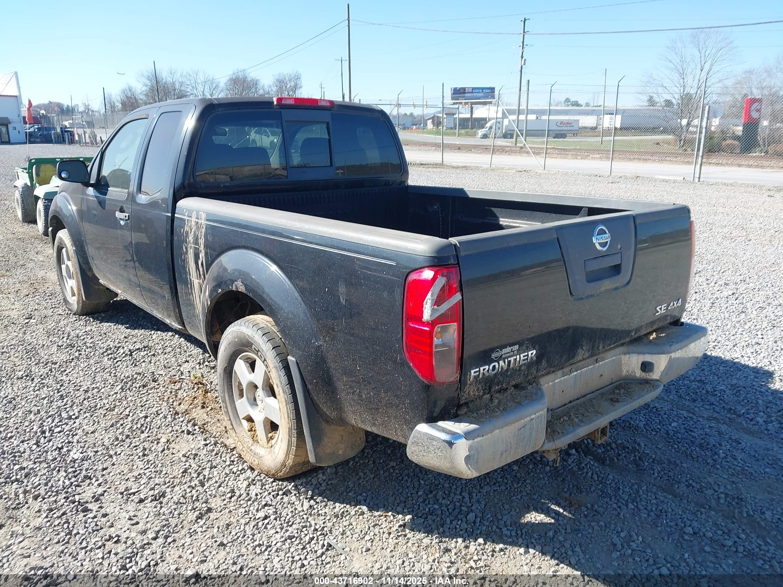 NISSAN FRONTIER image 3