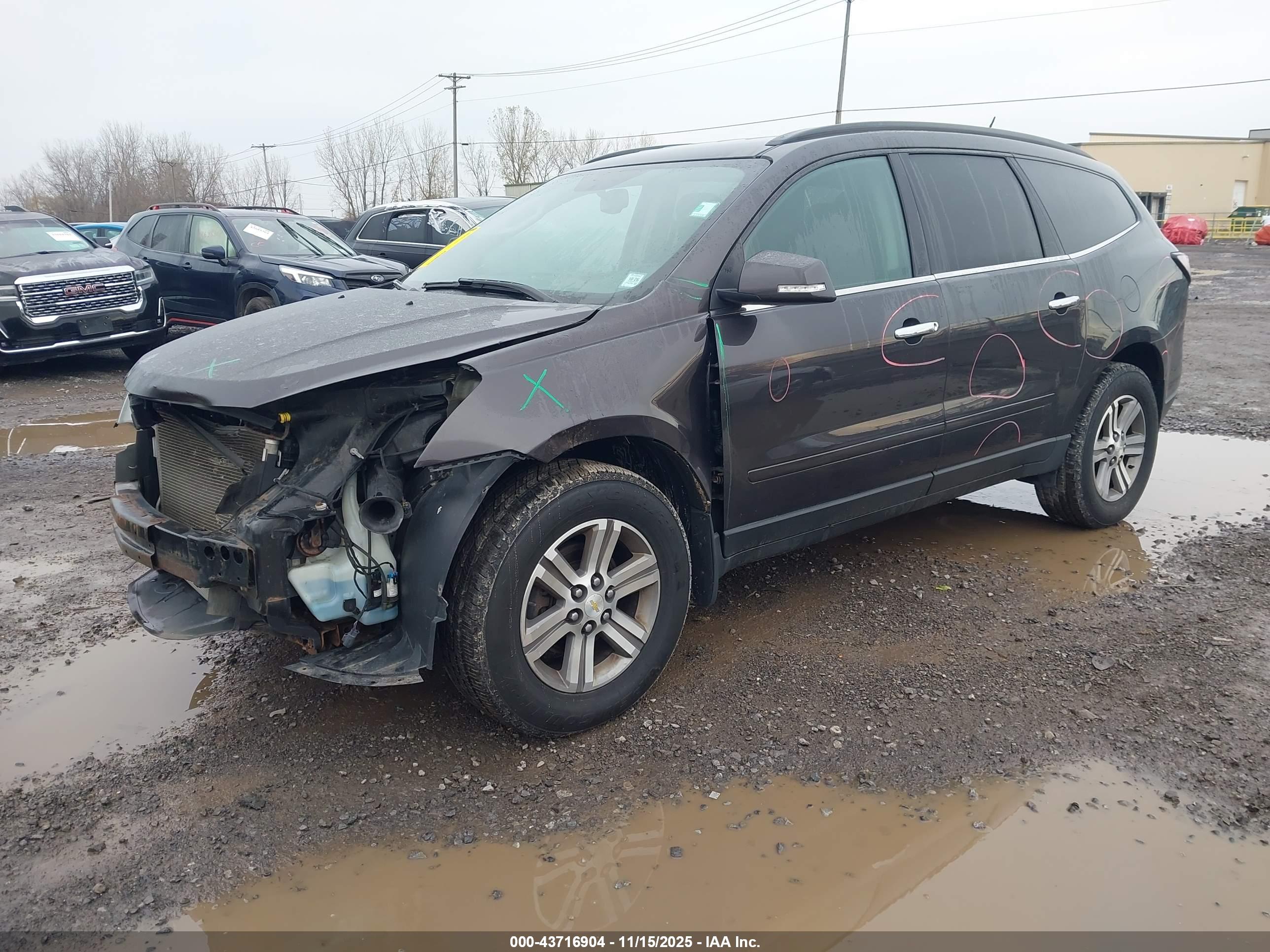 CHEVROLET TRAVERSE image 2