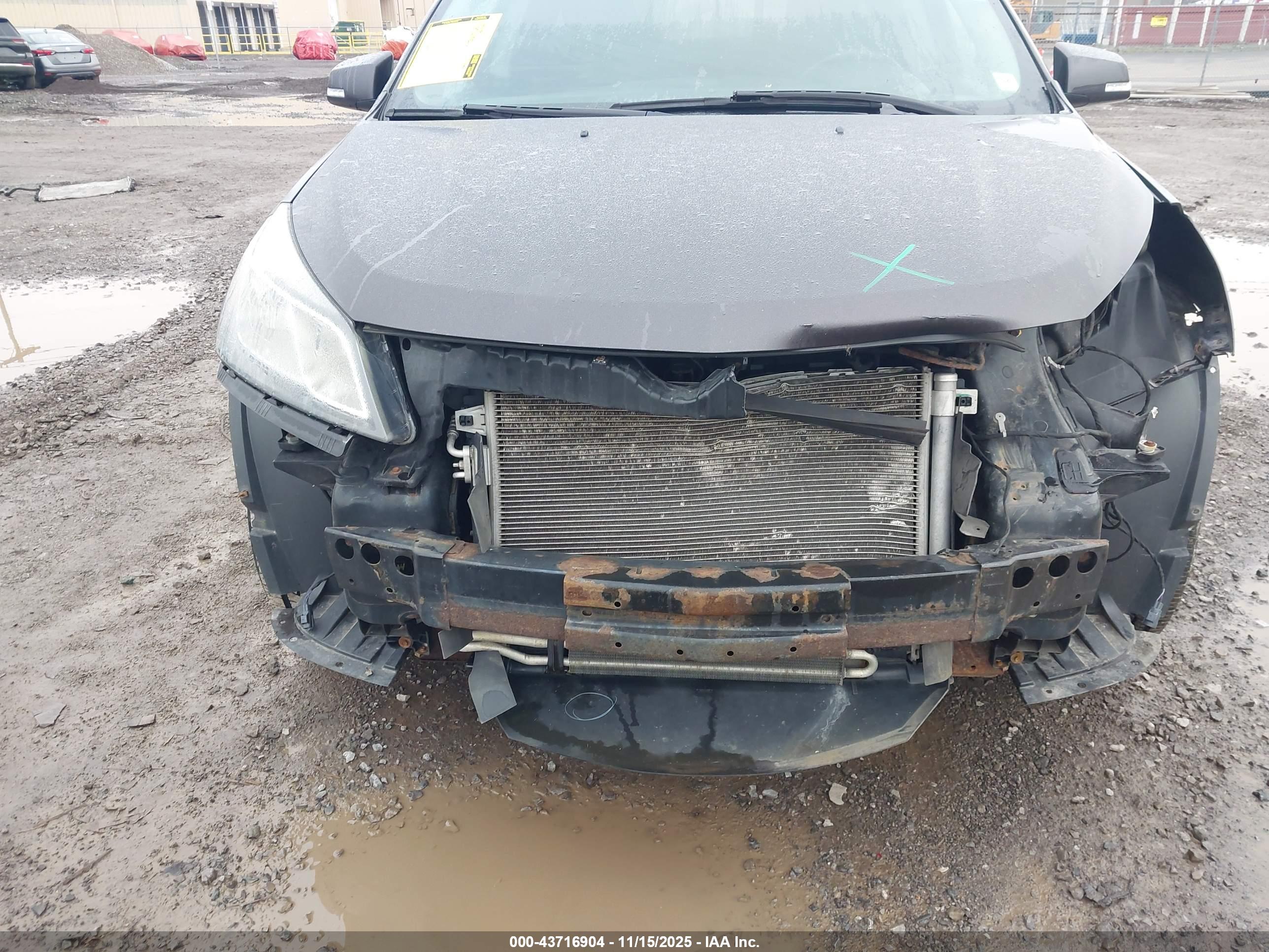 CHEVROLET TRAVERSE image 6