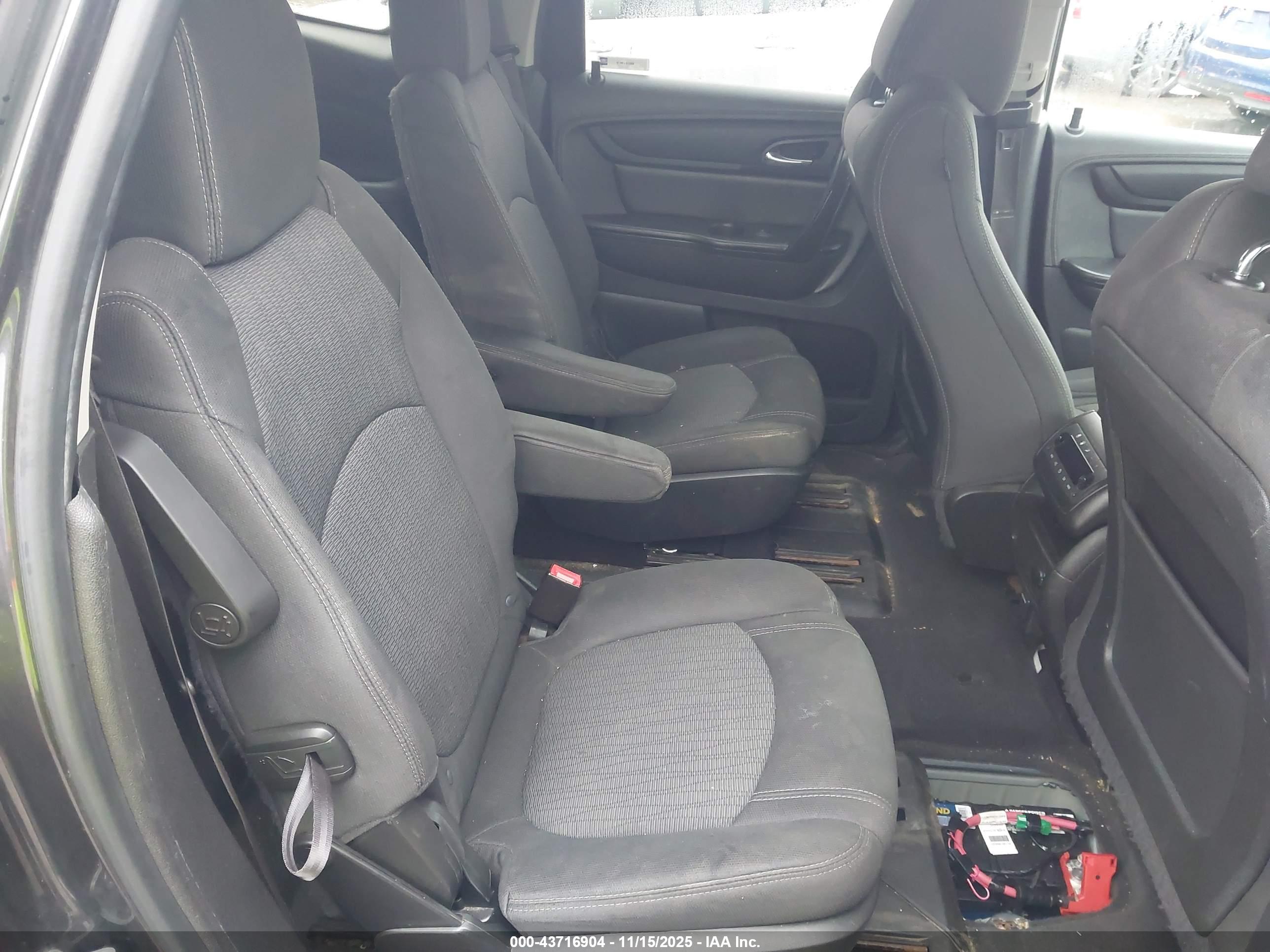 CHEVROLET TRAVERSE image 8