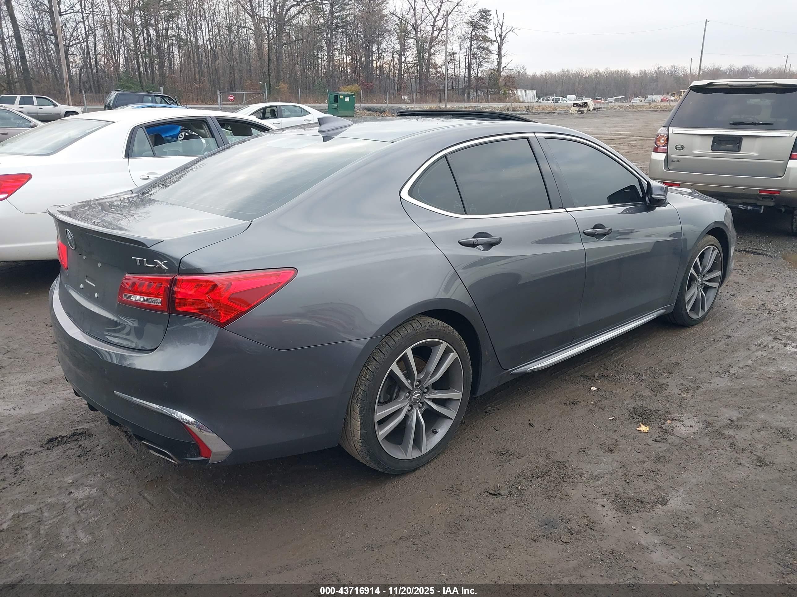 ACURA TLX image 4