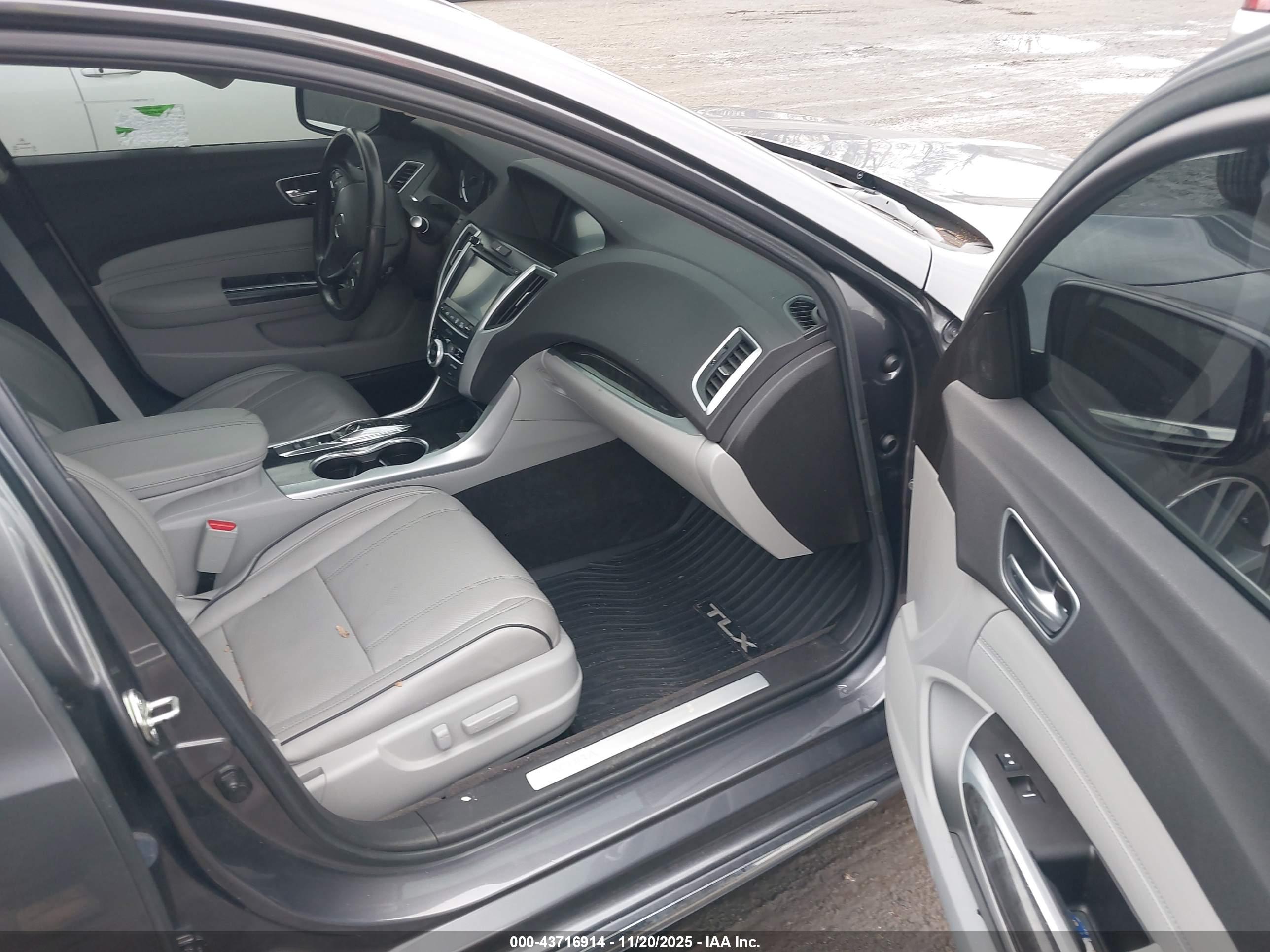 ACURA TLX image 5