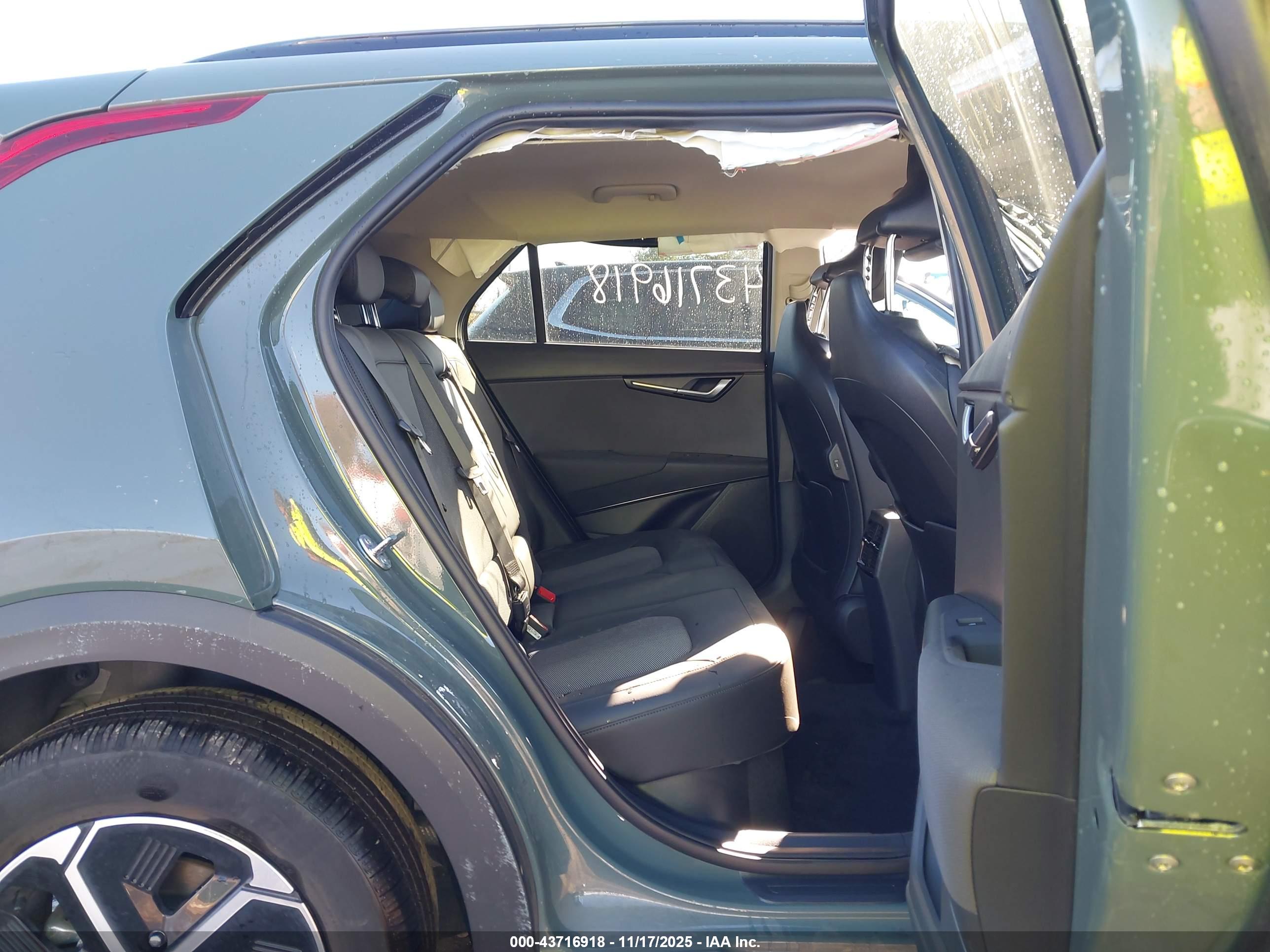 KIA NIRO image 8