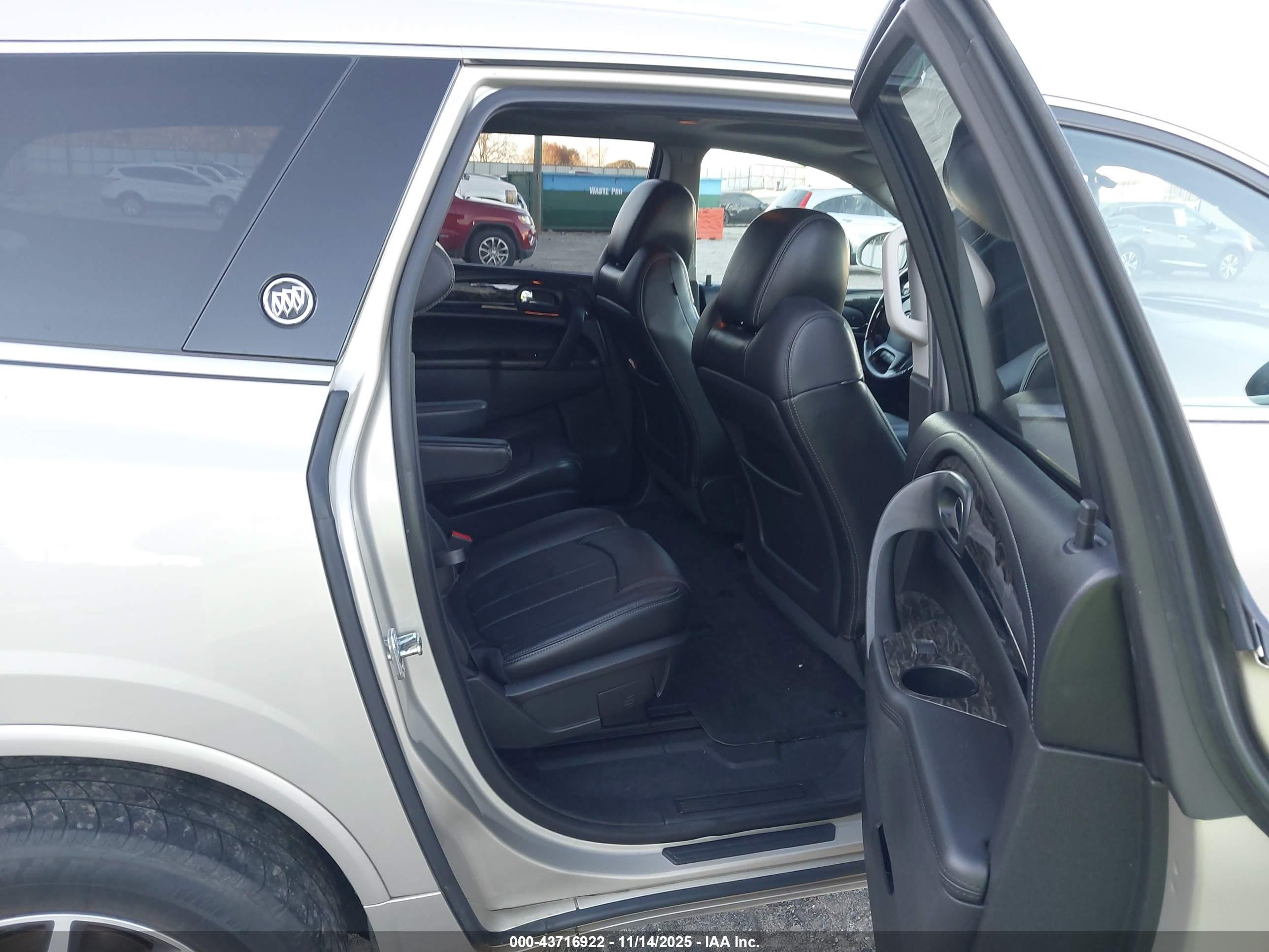 BUICK ENCLAVE image 8